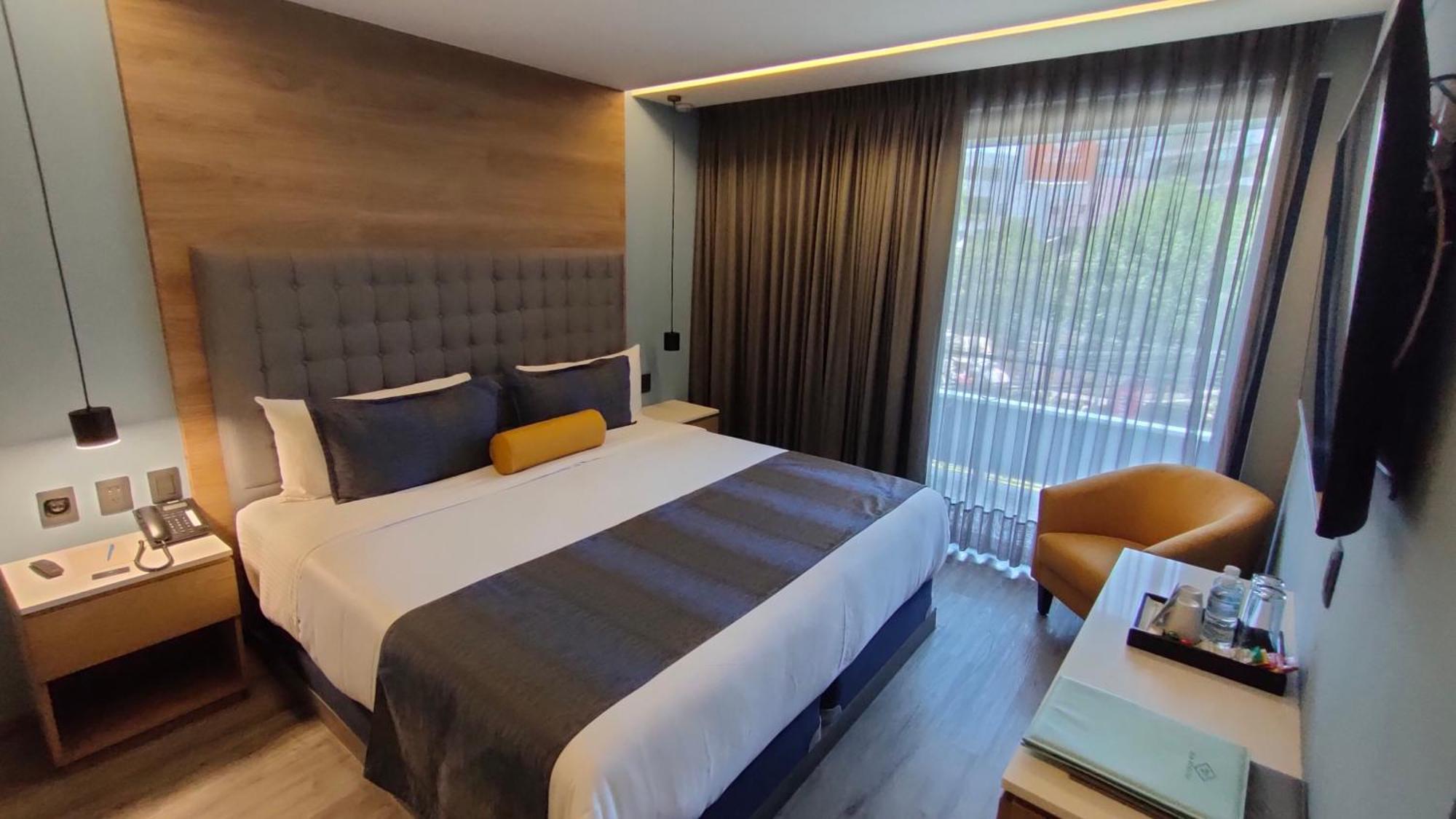 King Suite Balcony,1619303838:JPEG