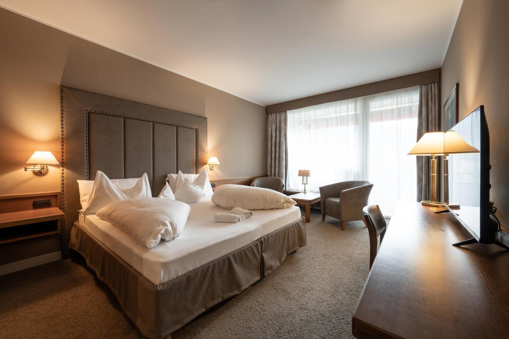 Large Double or Twin Room