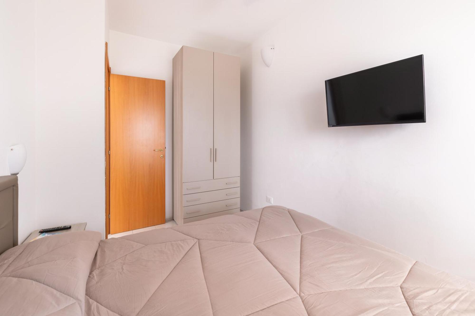 One-Bedroom Apartment,1619765122:JPEG