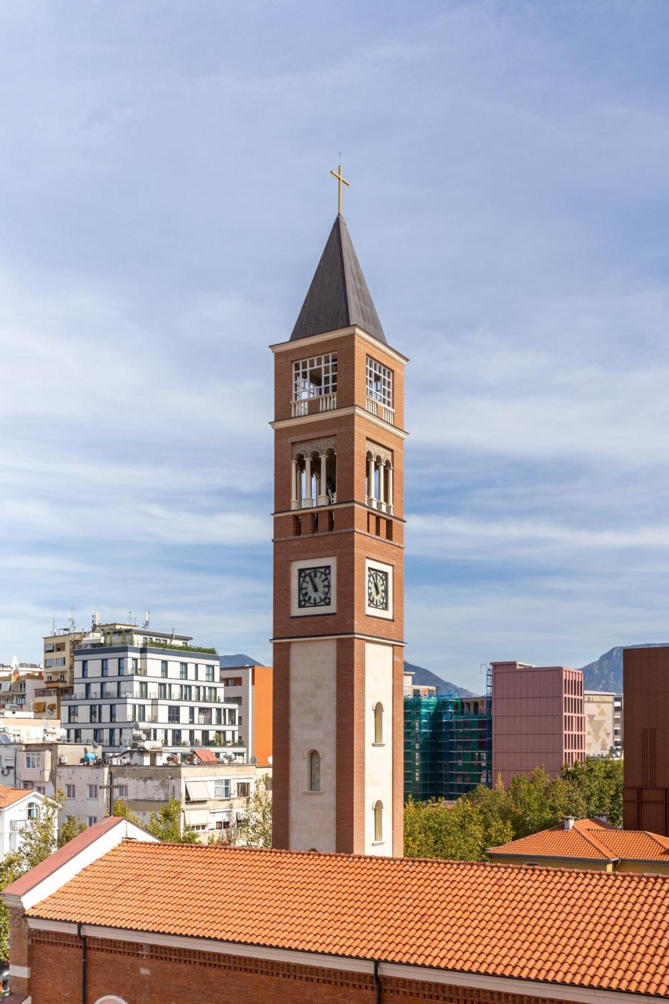 Estudio con balcón