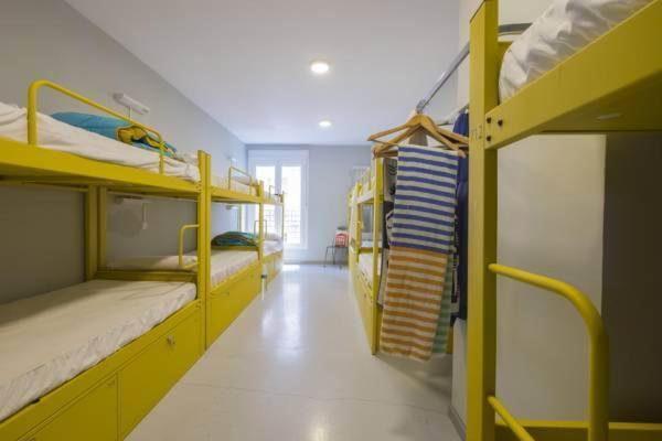Bunk Bed Female Dormitory Room,1620511836:JPEG