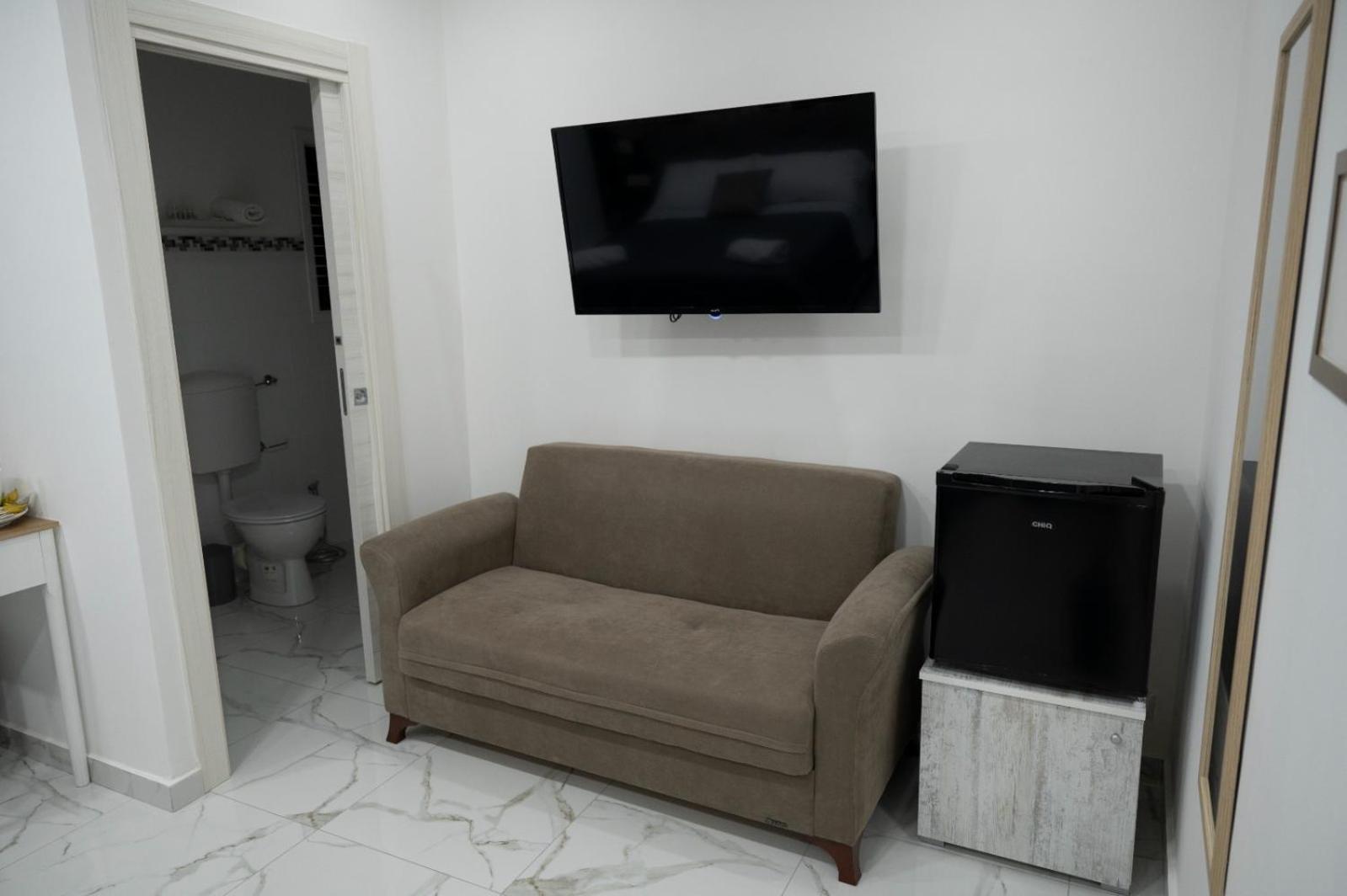 Double Room Private Bathroom