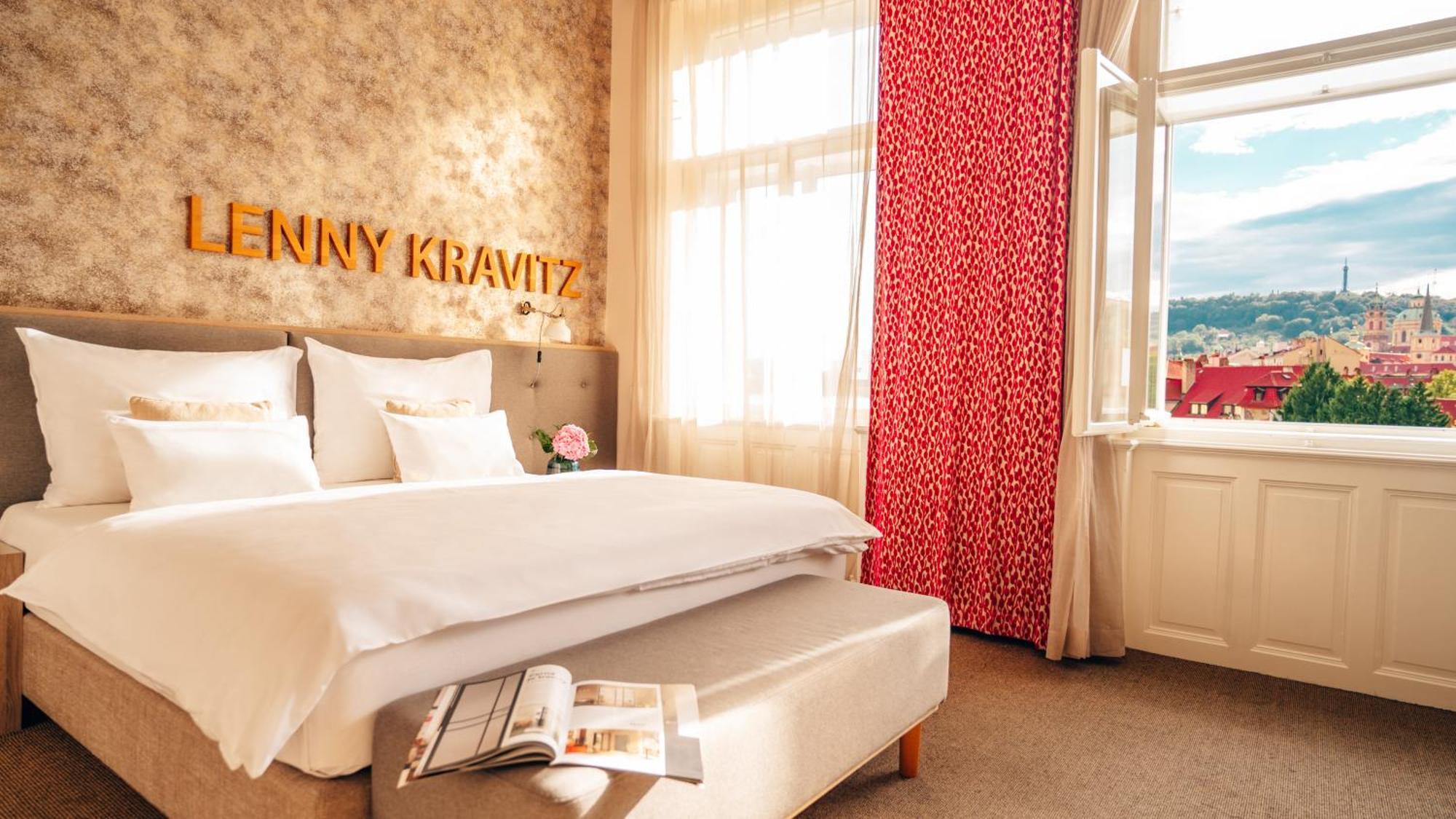 Deluxe Double or Twin Room with Prague Castle View,1620589711:JPEG