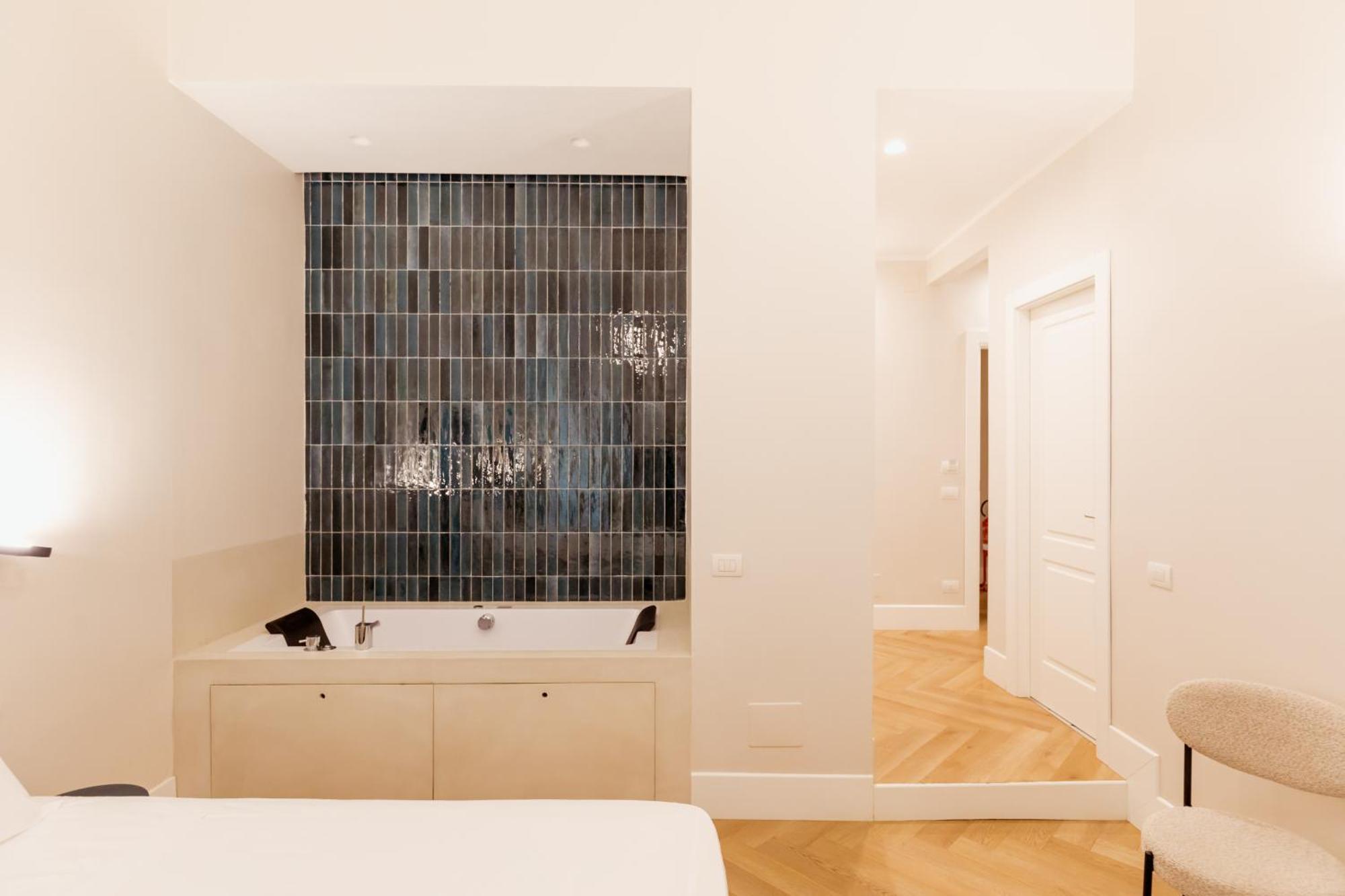 King Room Spa Bath