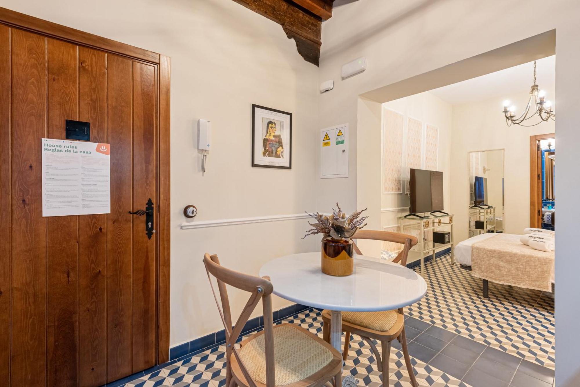 One-Bedroom Ground Floor Apartment Patio