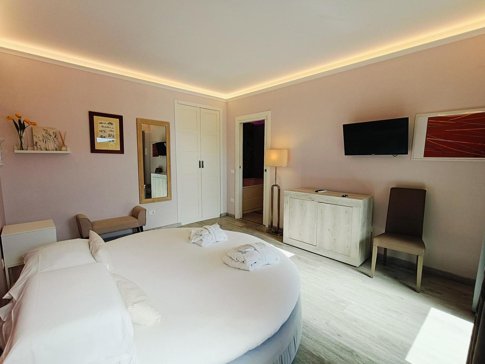 Double Room Spa Bath