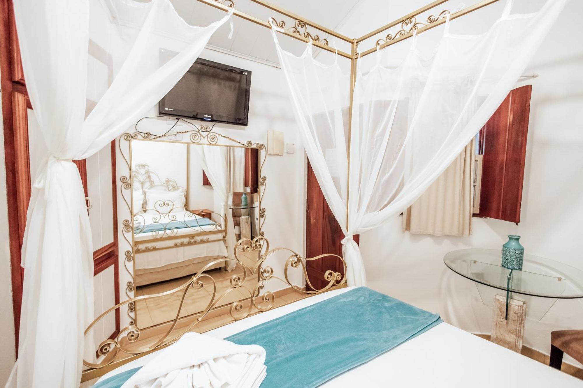 Quarto com Banheira de Hidromassagem