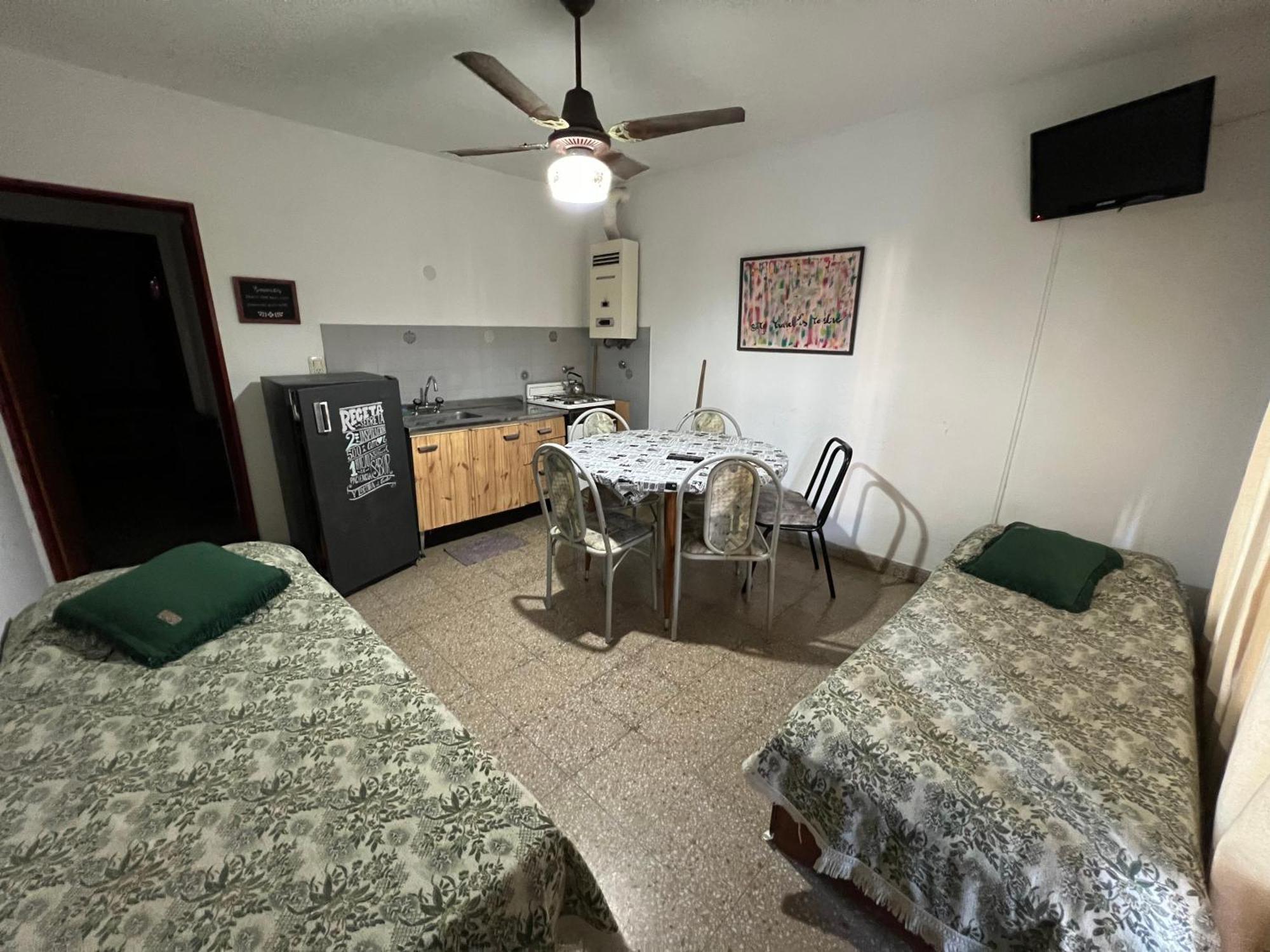 Apartamento de 1 dormitorio con balcón y vistas a la montaña