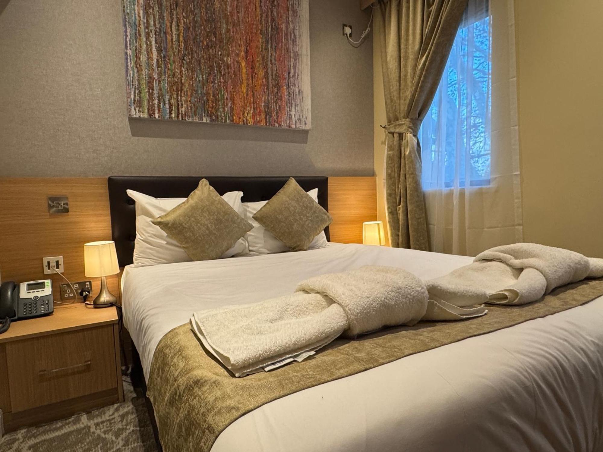 Queen Room,1625492370:JPEG