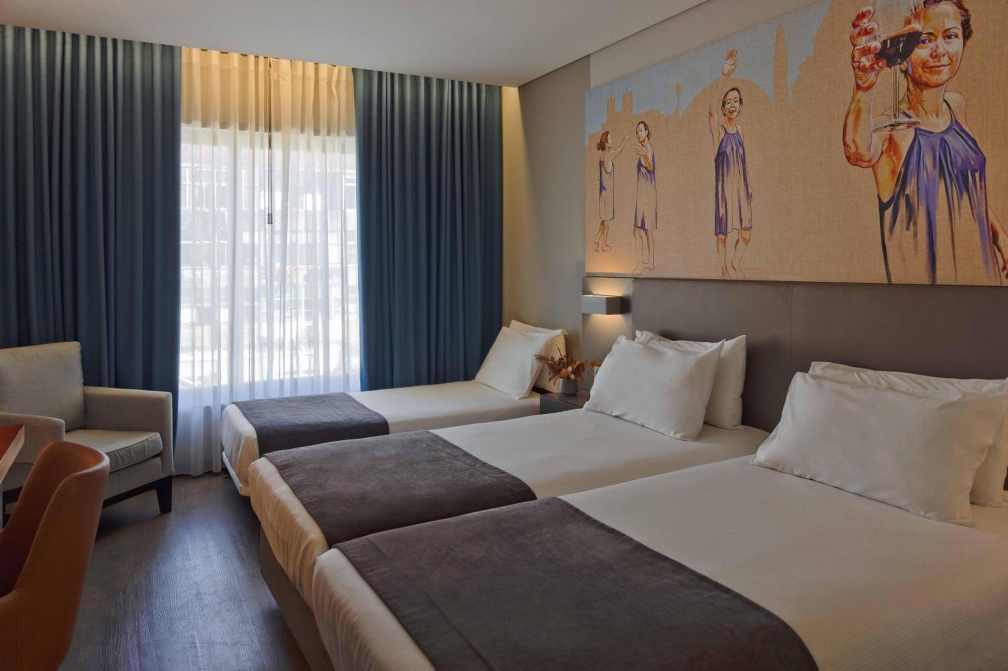 Triple Room,1746972531:JPEG