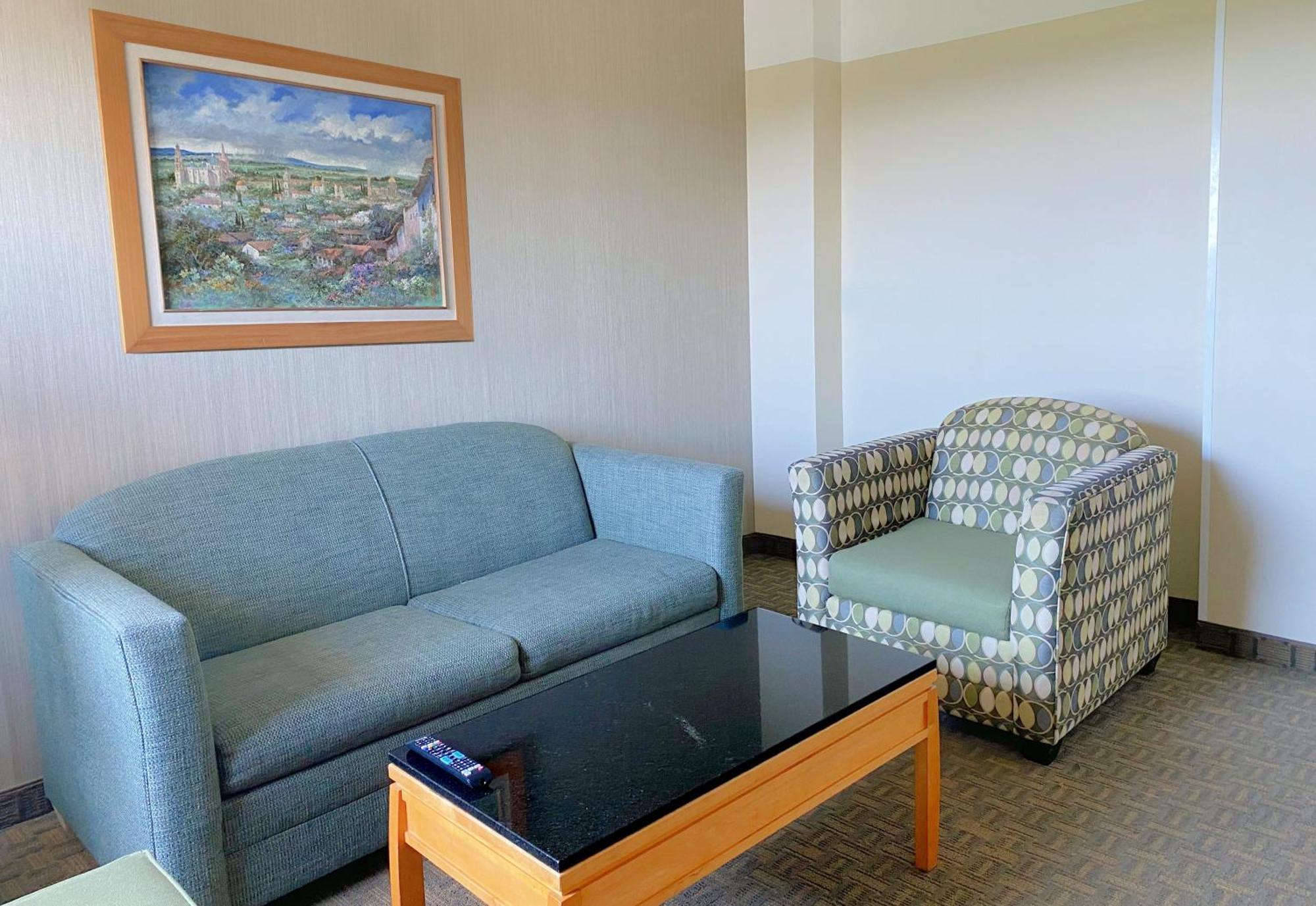 One-Bedroom Double Suite,1626360036:JPEG