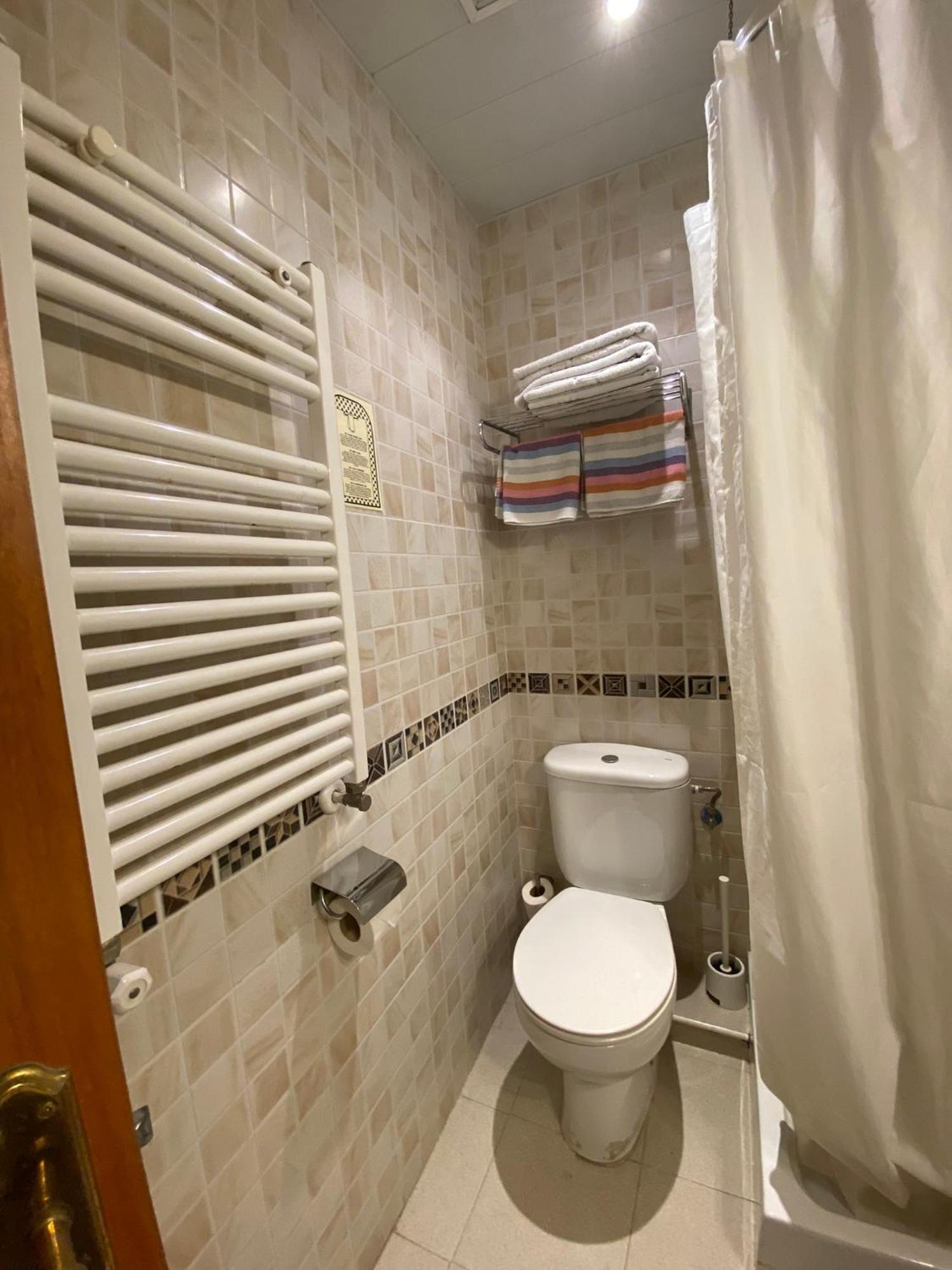 Single Room,1546401178:JPEG