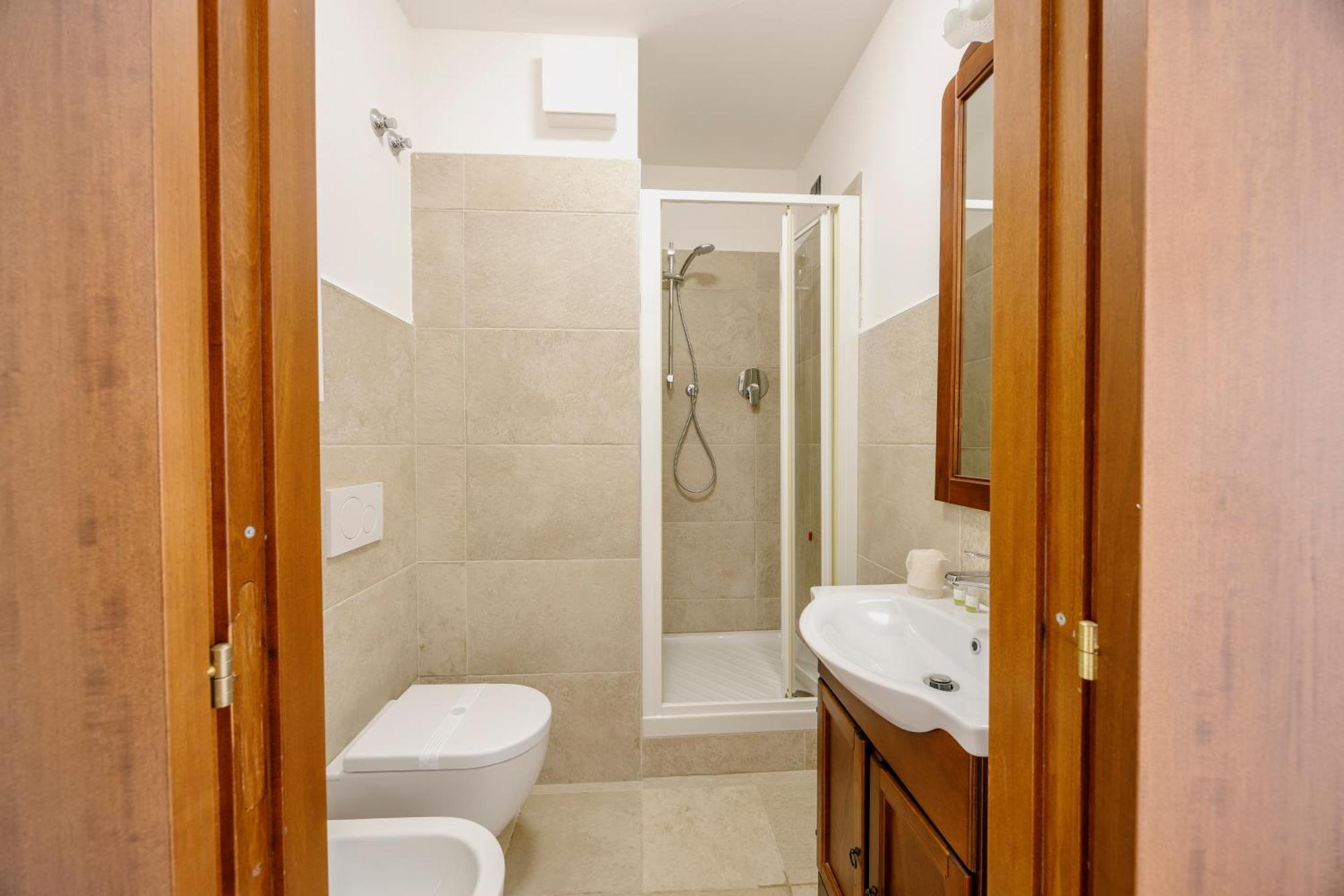 Double Room Private Bathroom,1626463339:JPEG