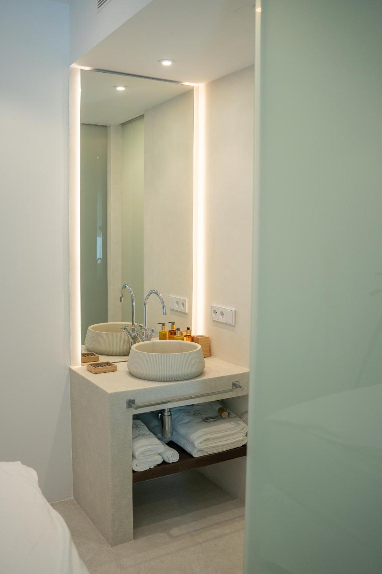 Standard Double Room,1627828870:JPEG