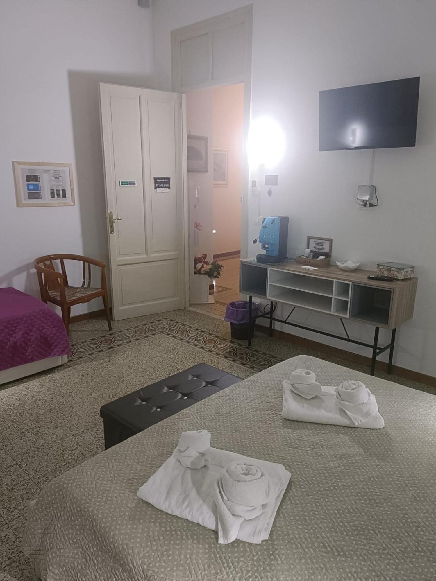 Double Room Private External Bathroom