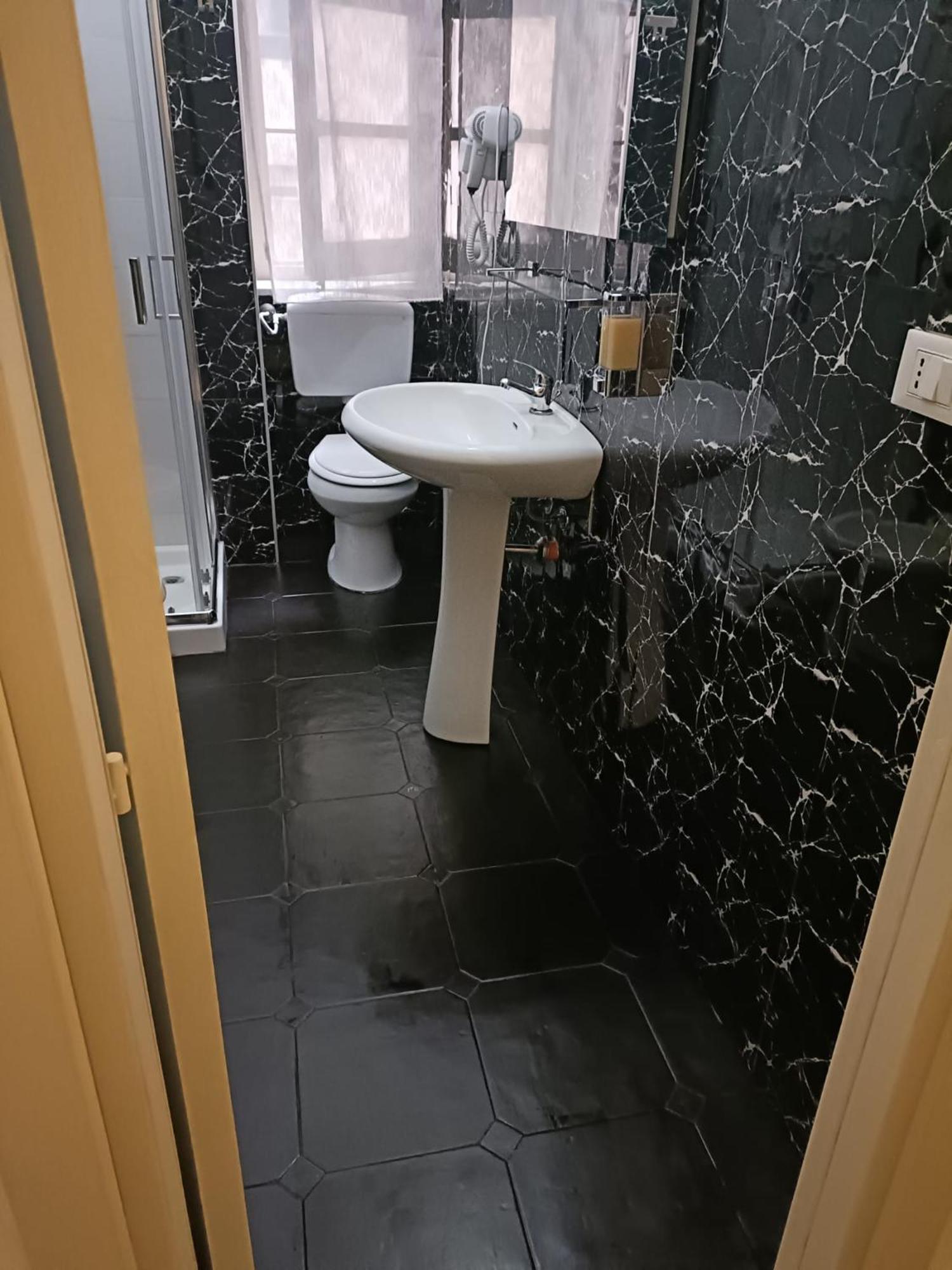 Quadruple Room Private External Bathroom