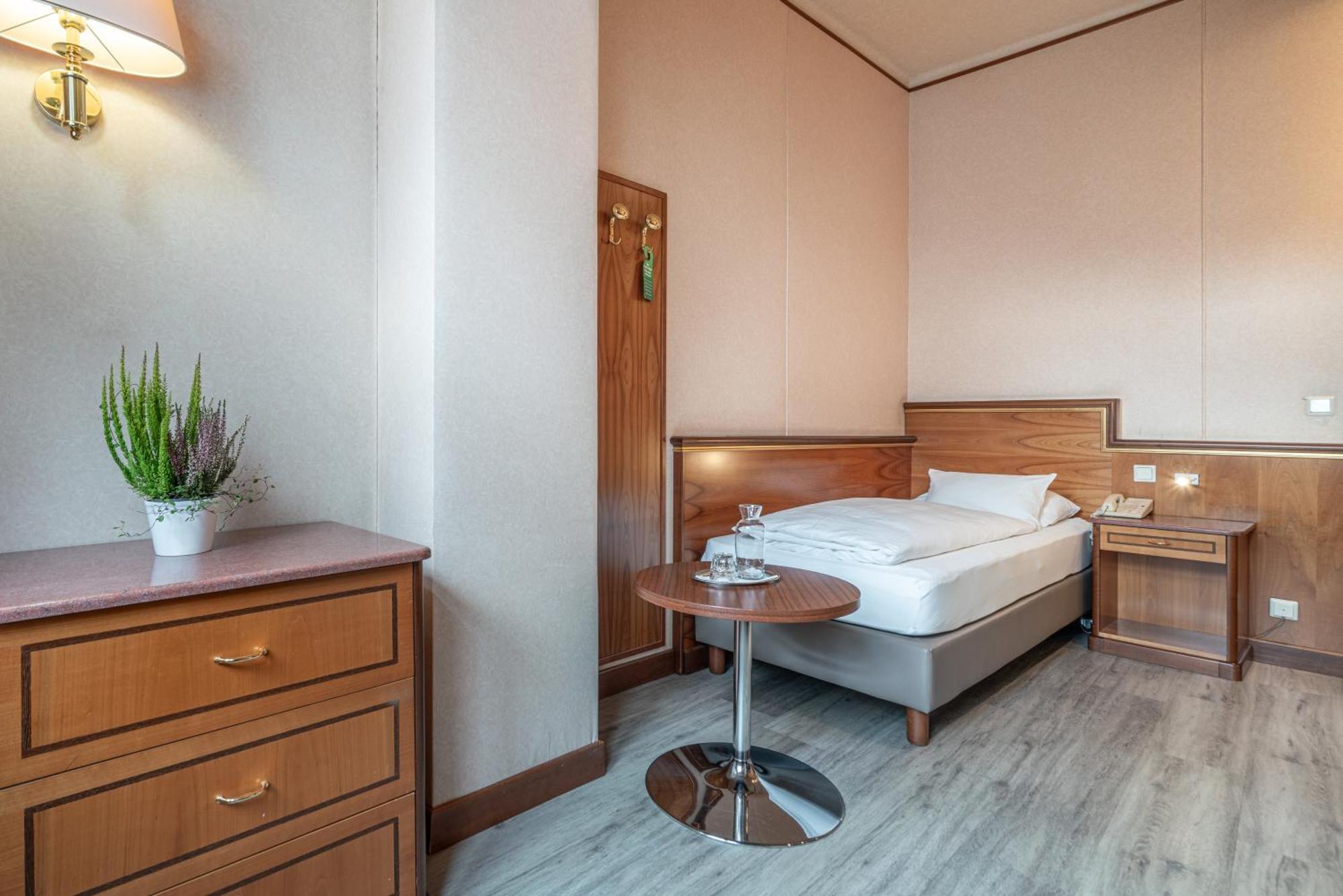 Standard Single Room,1629388250:JPEG