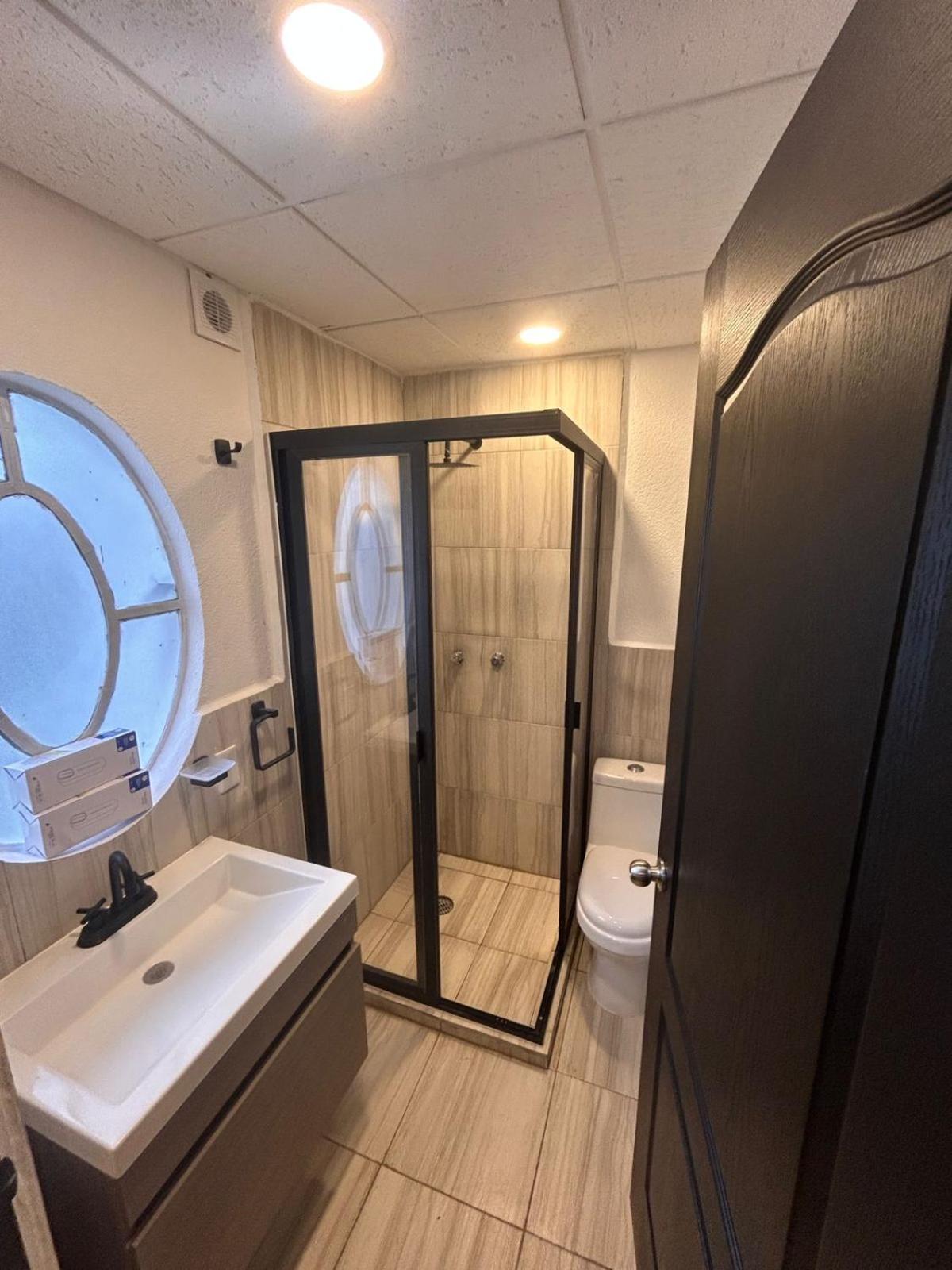 Deluxe Room,1629842695:JPEG