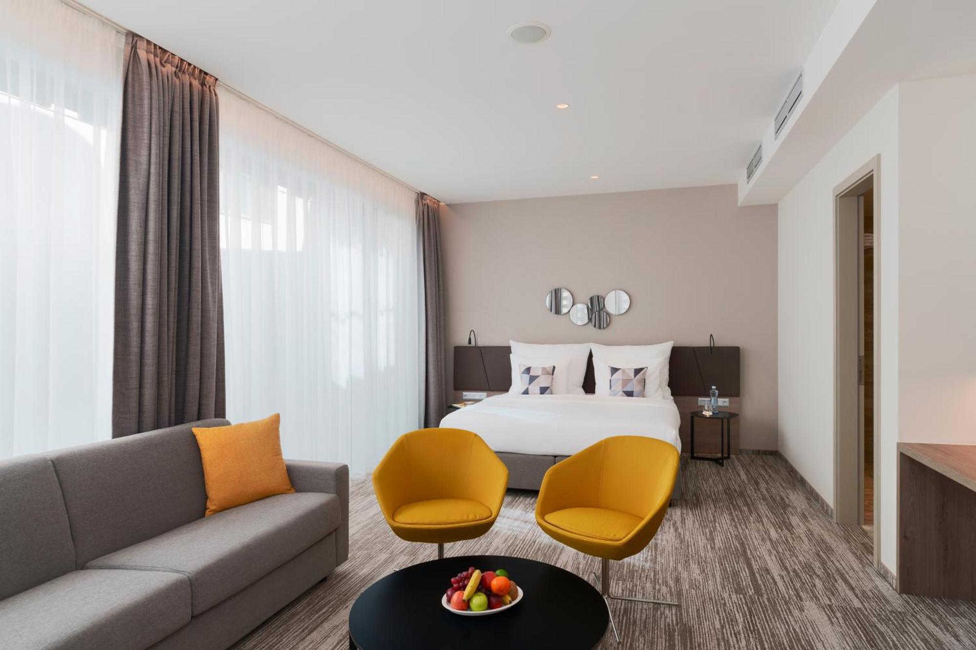 Family Room,1629969968:JPEG