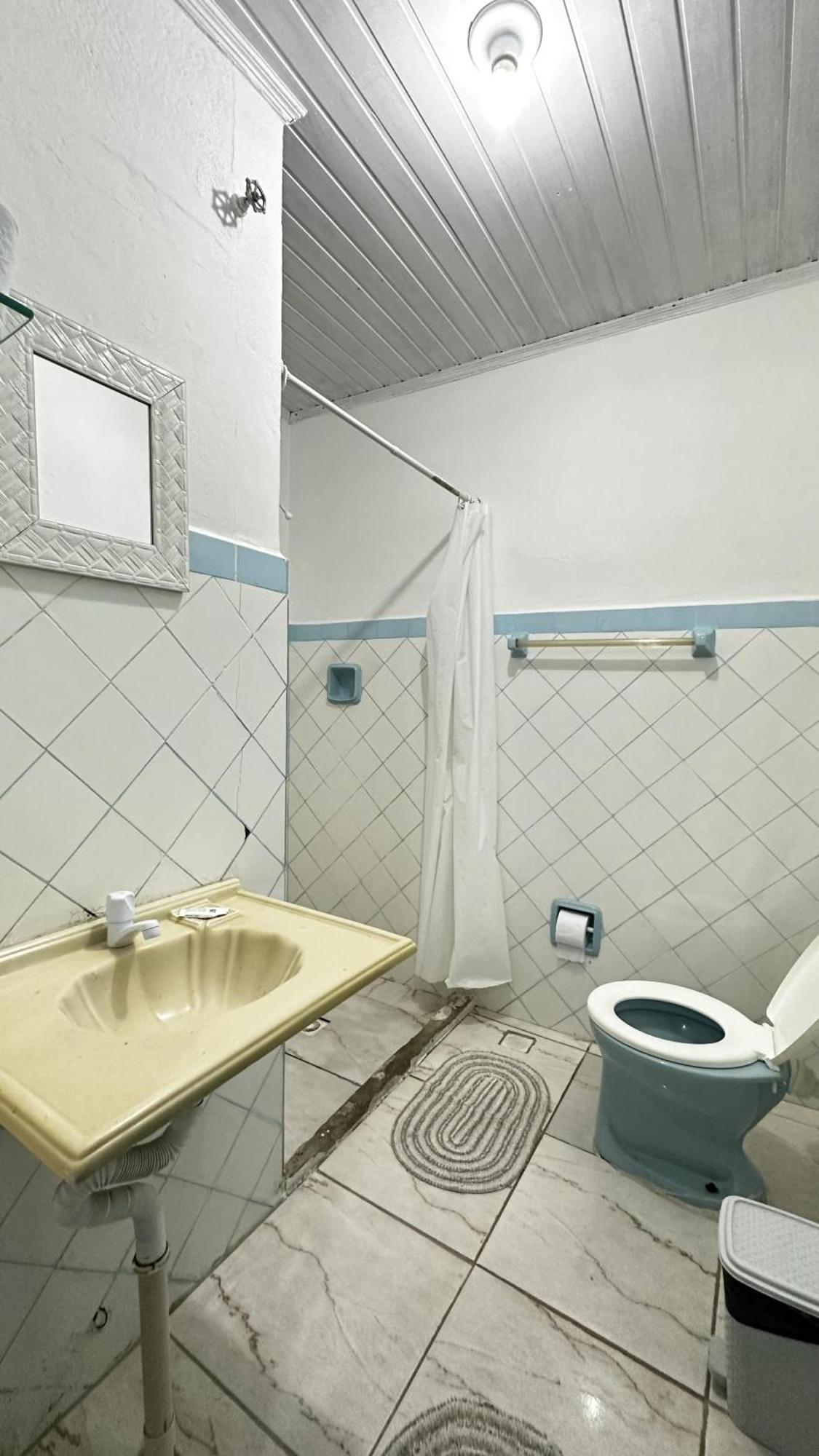 Family Room,1630397527:JPEG