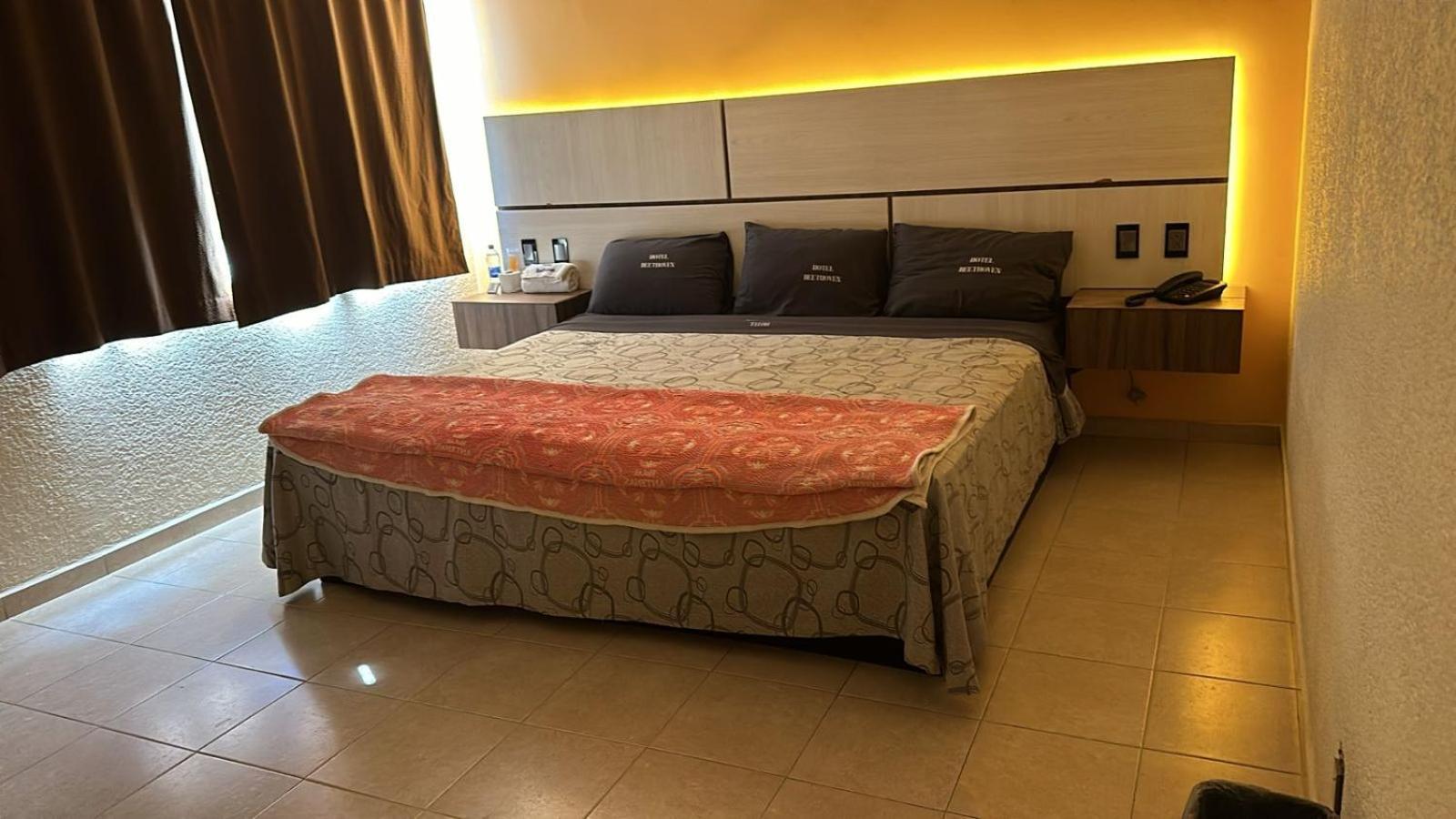 Twin Room,1630780202:JPEG