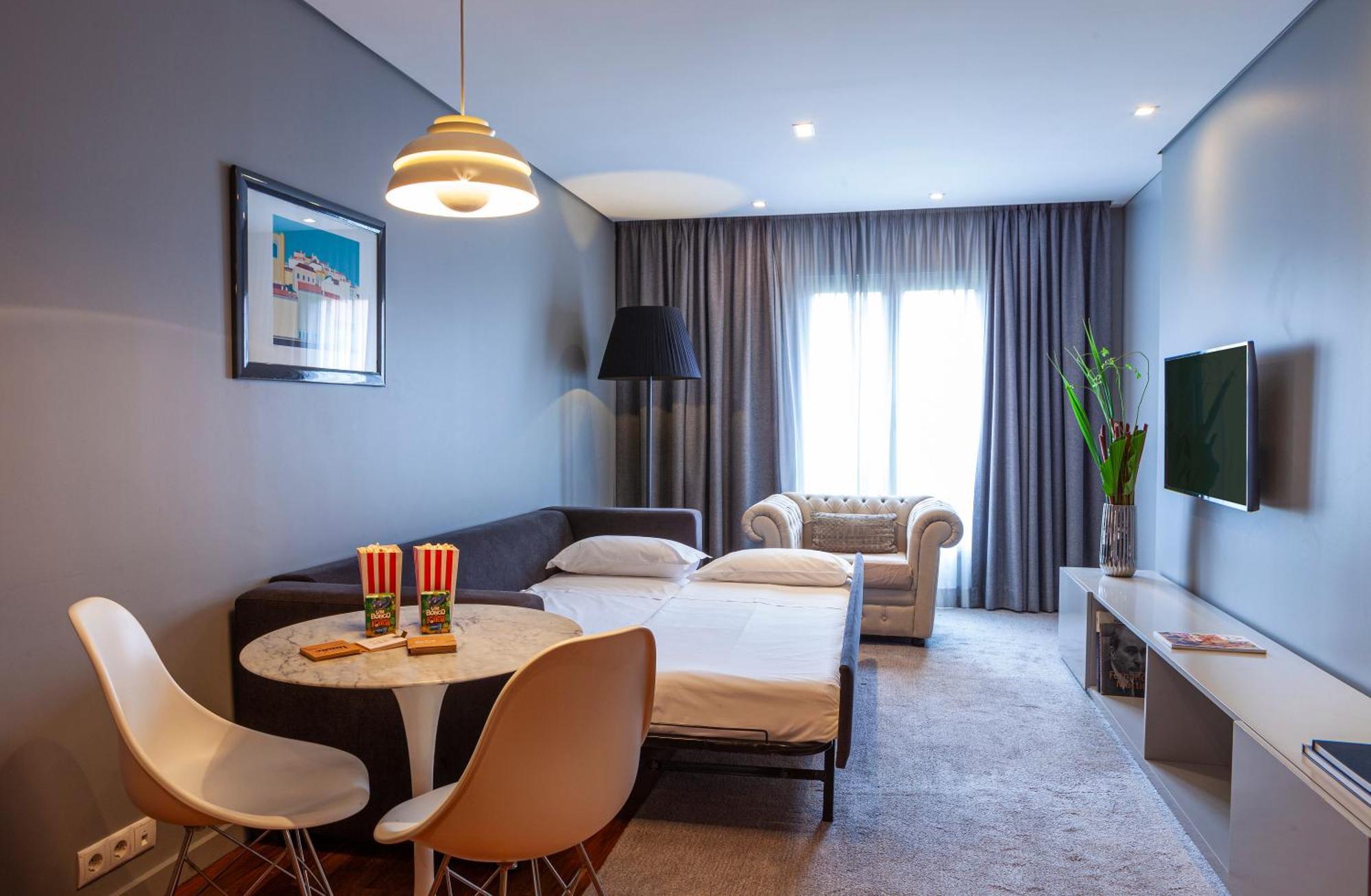 Family Suite (2 Adults + 2 Children),1630868757:JPEG