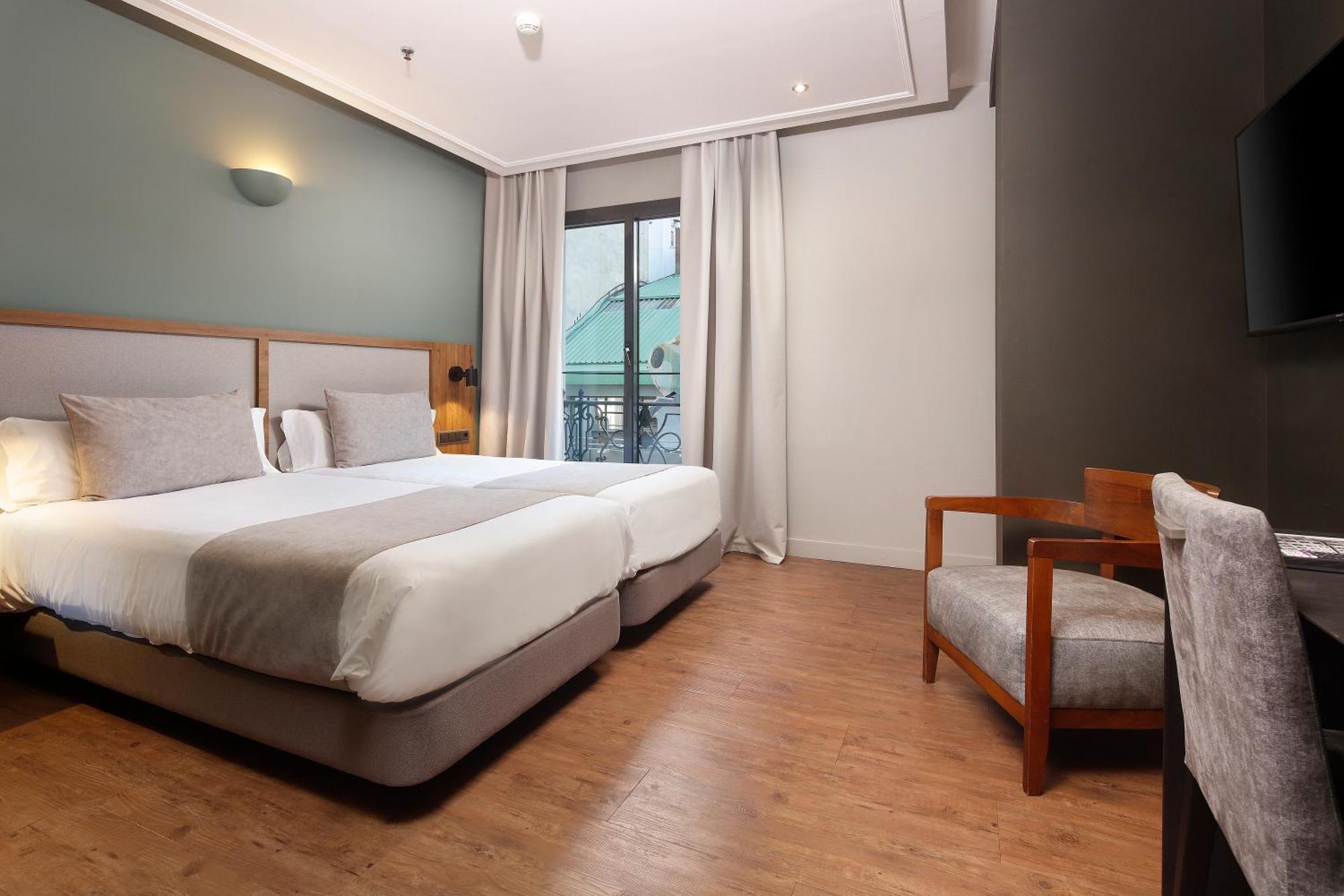 Junior Suite,1631545261:JPEG