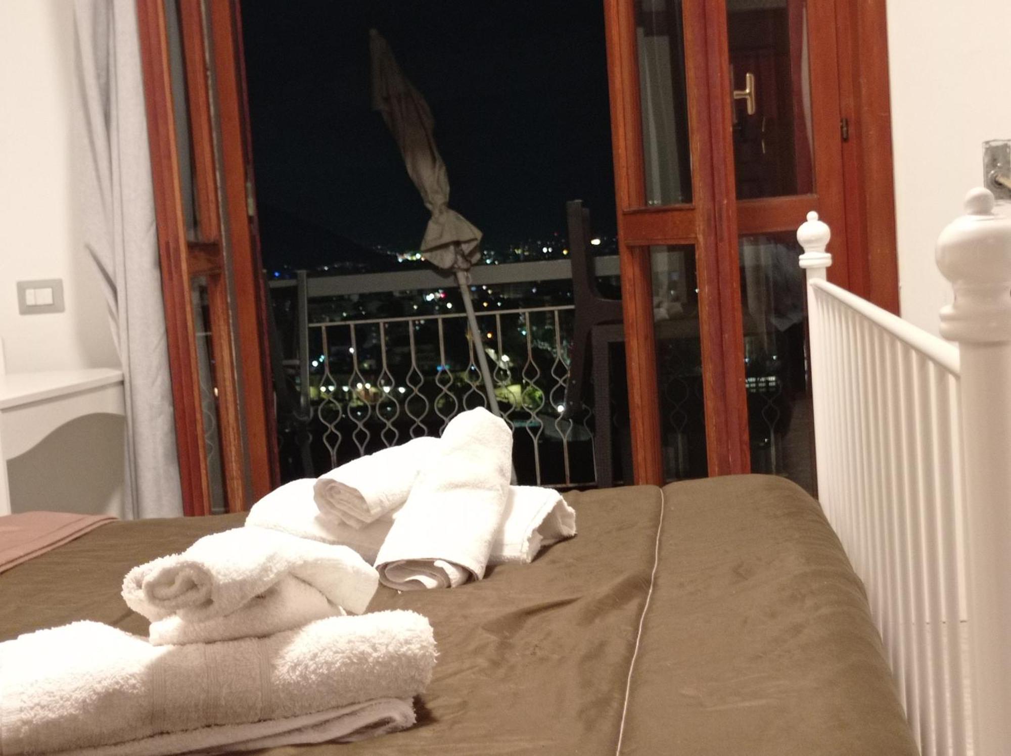 Large Double Room,1631583932:JPEG