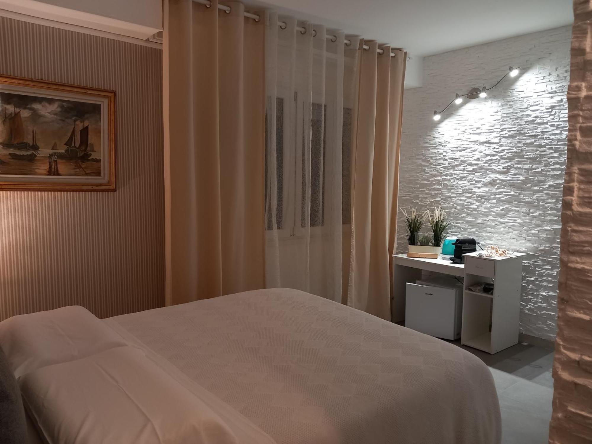 Double Room Private Bathroom
