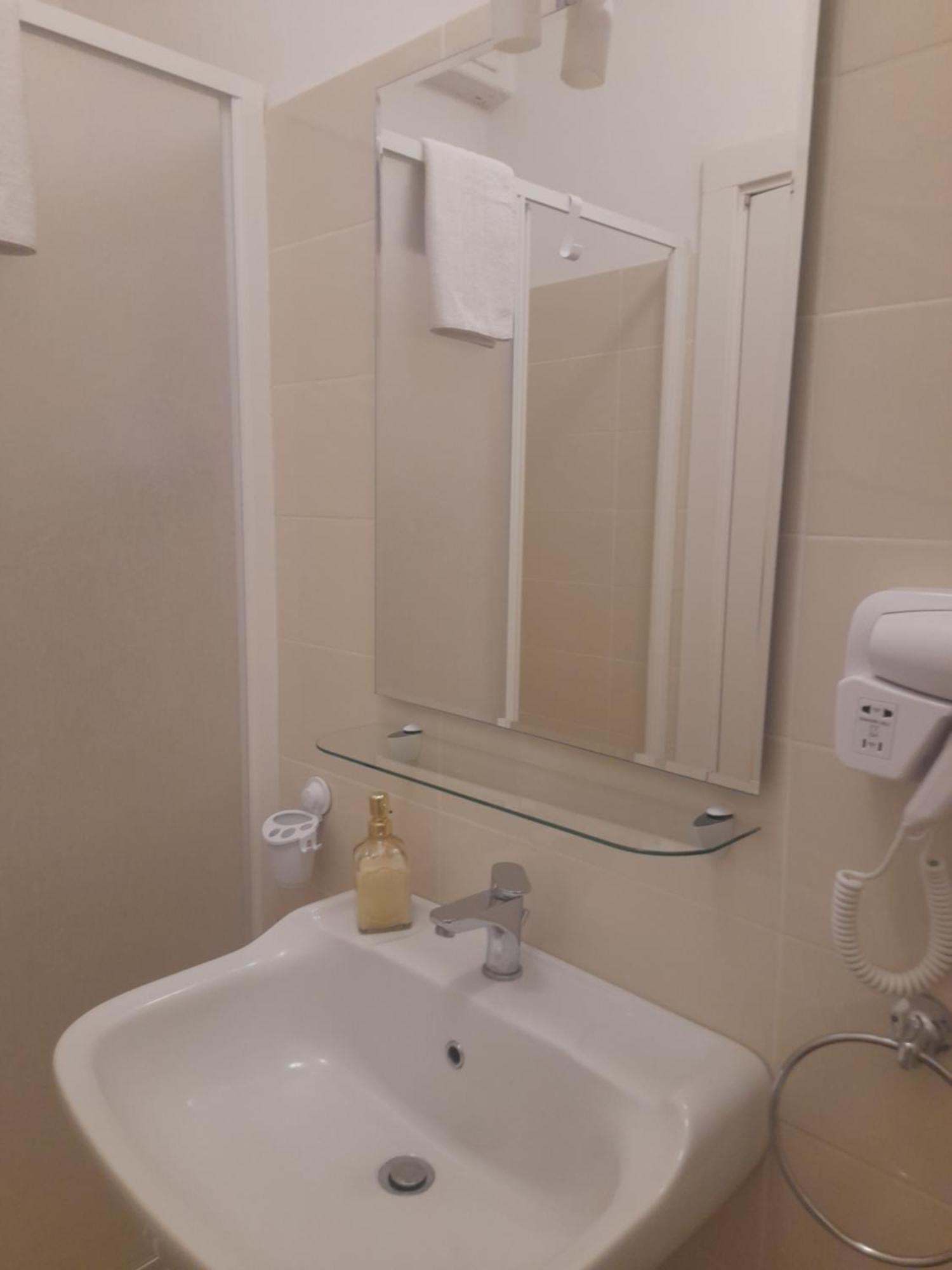 Double Room,1632192216:JPEG