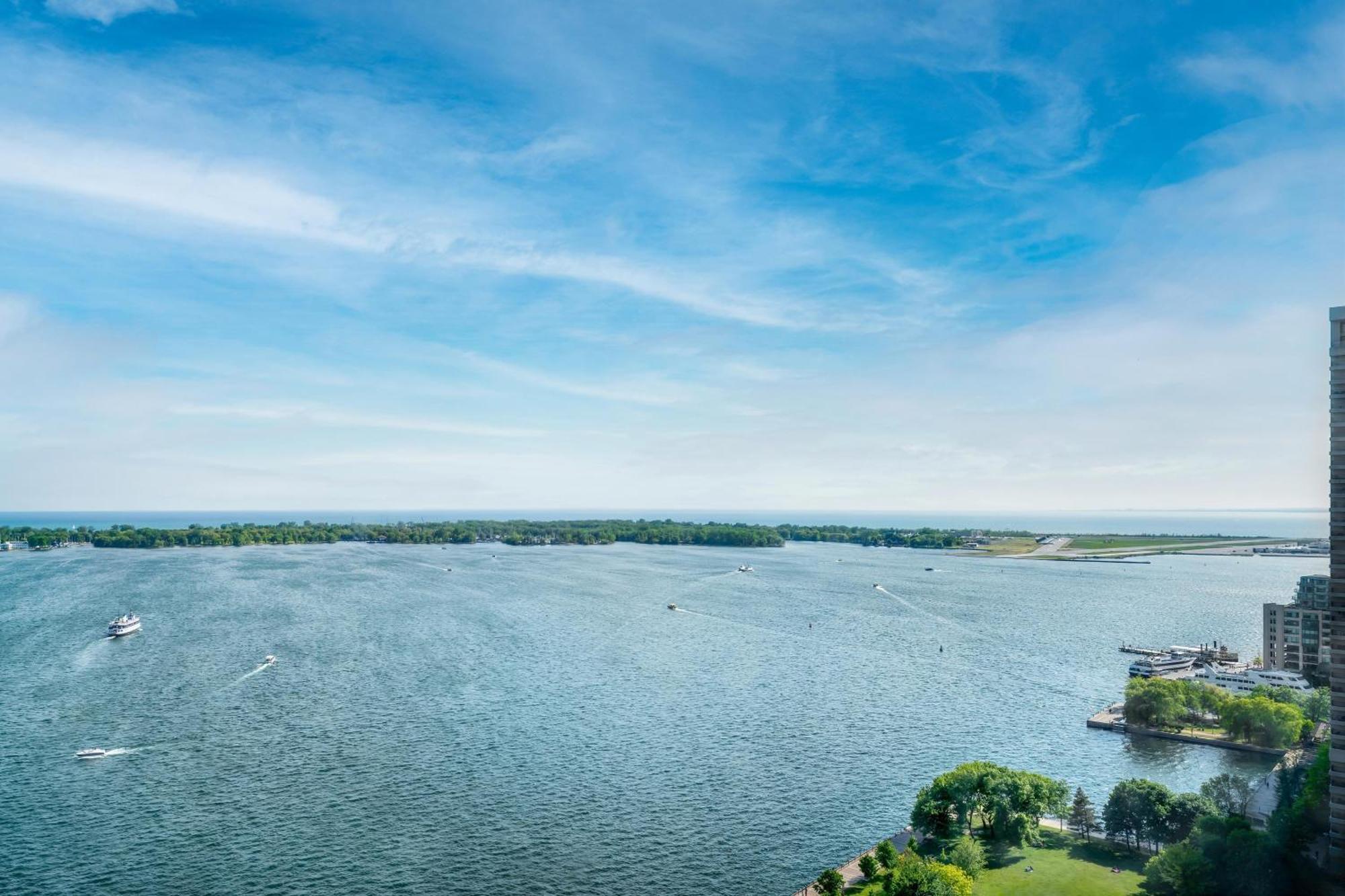 Suite Estudio esquinera con vistas al lago - 1 cama extragrande