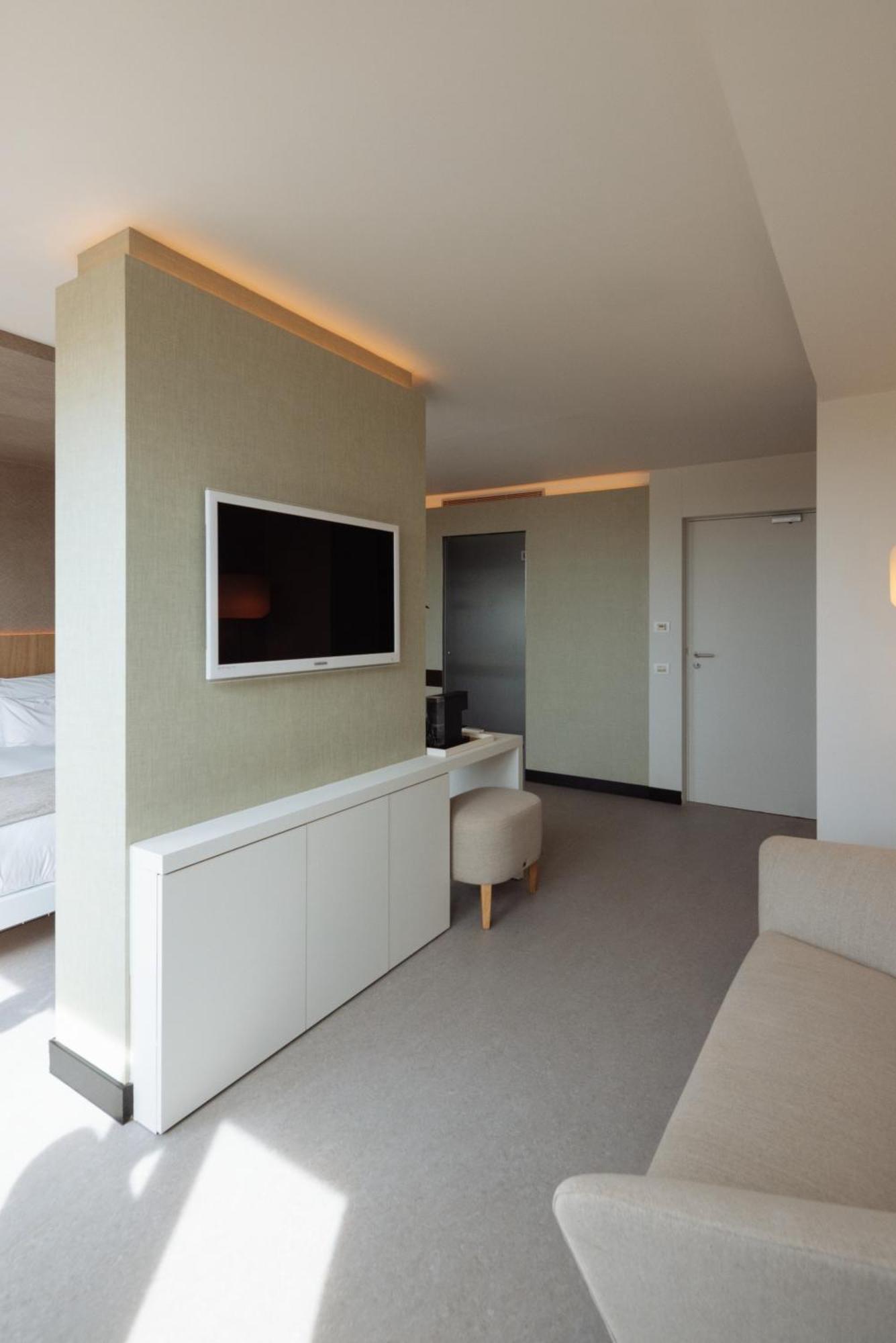 Junior Suite Balcony,1632226904:JPEG