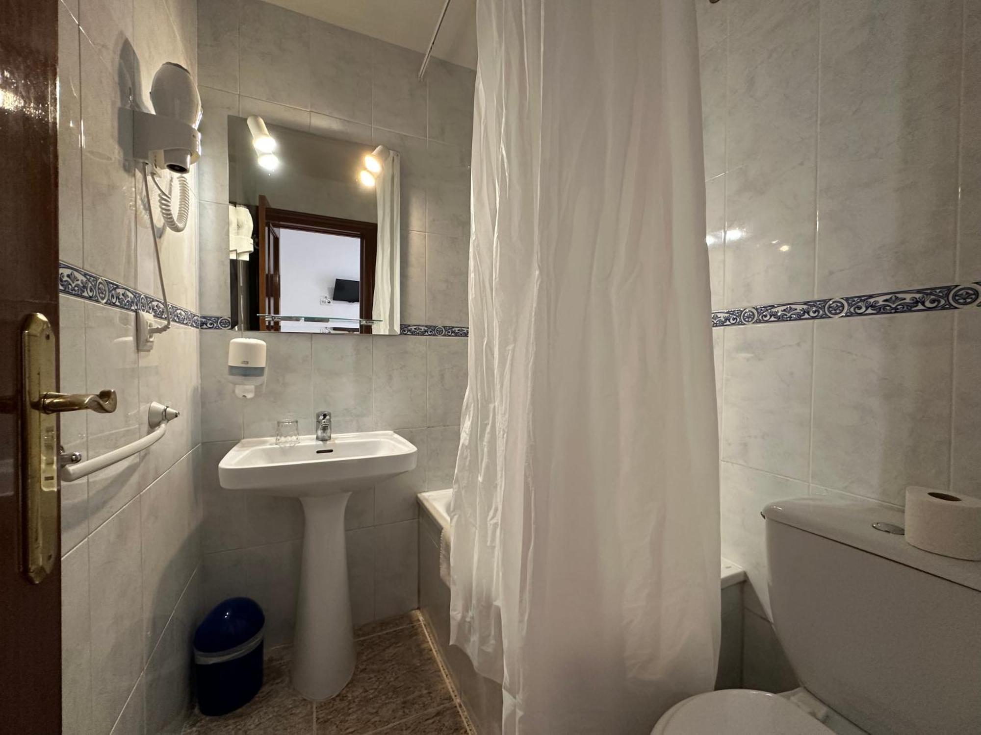 Single Room,1641736941:JPEG