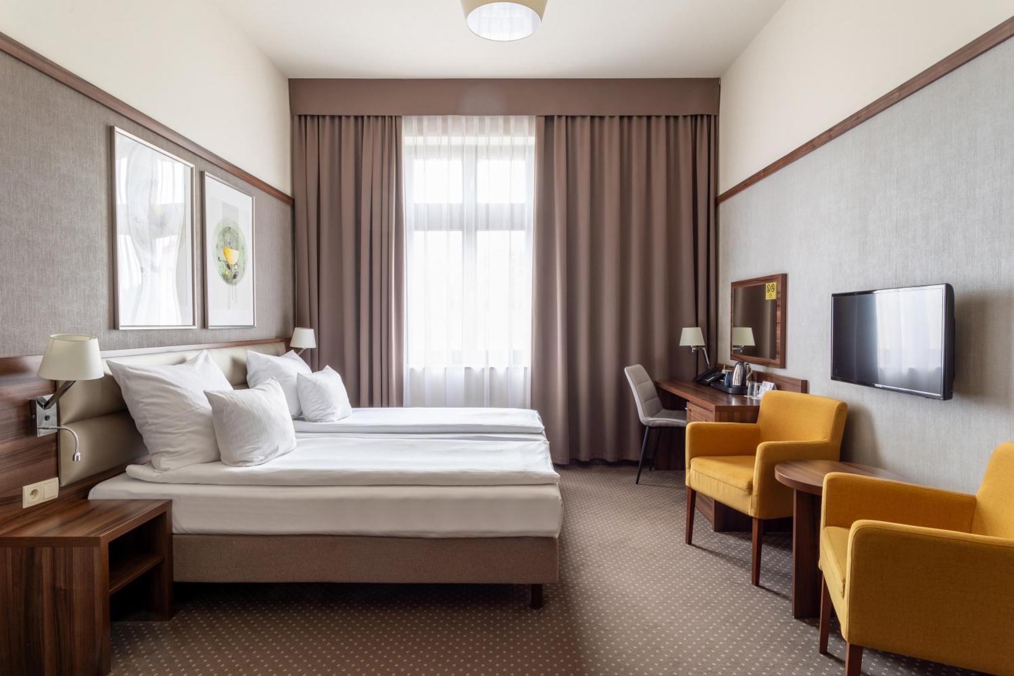 Double Room,1632260662:JPEG