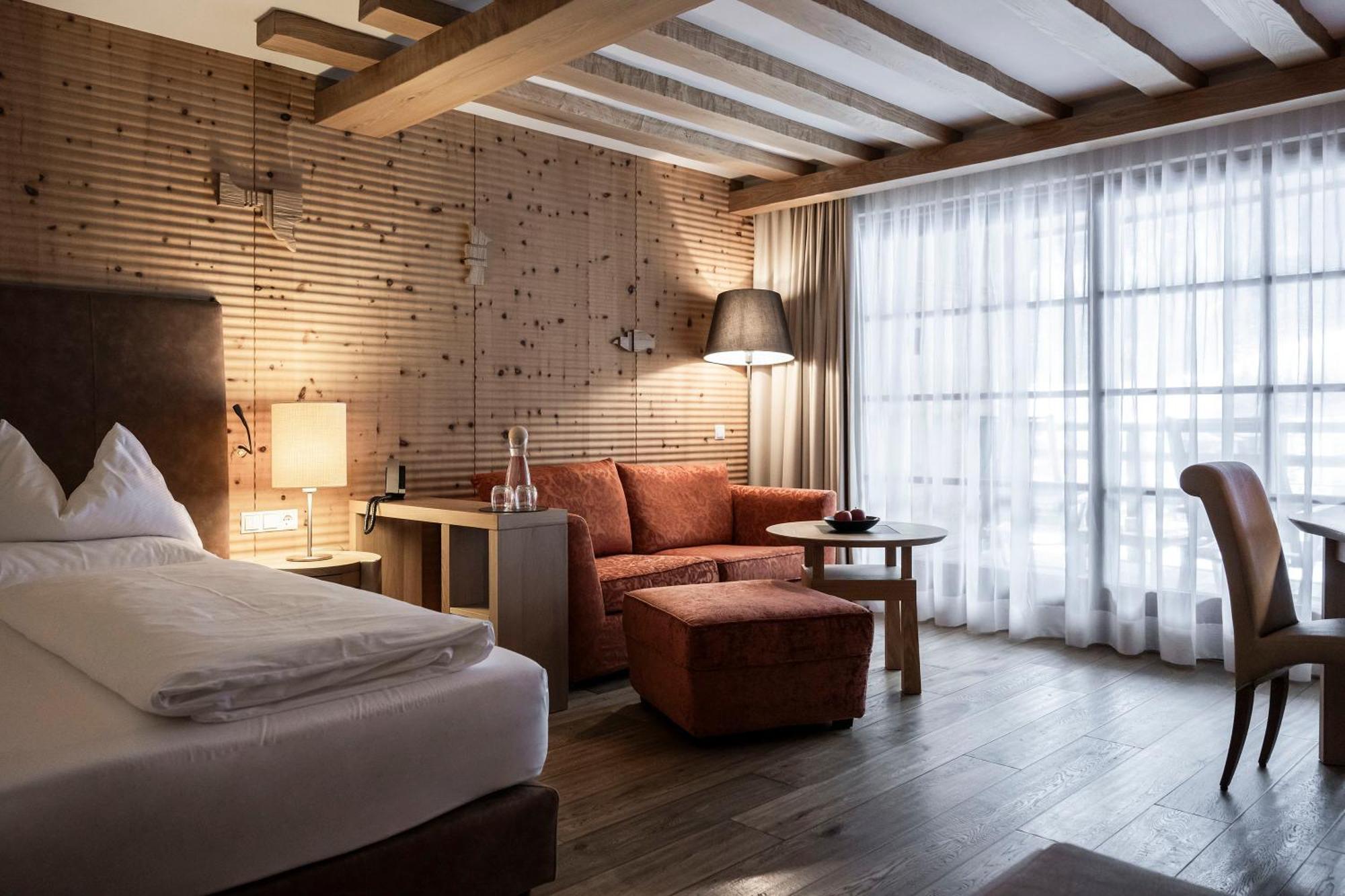 Junior Suite,1632262776:JPEG