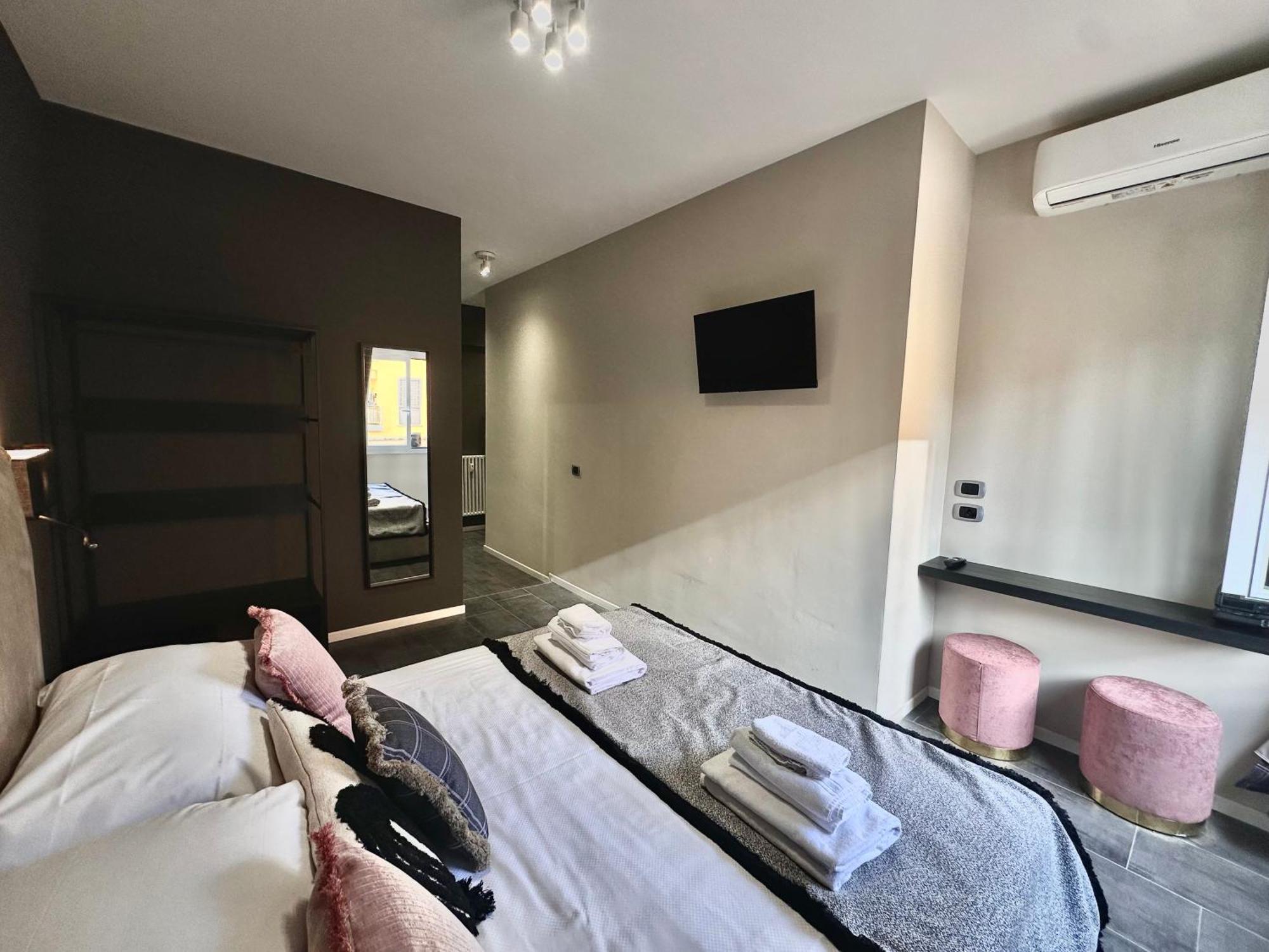 Deluxe Room,1632654692:JPEG