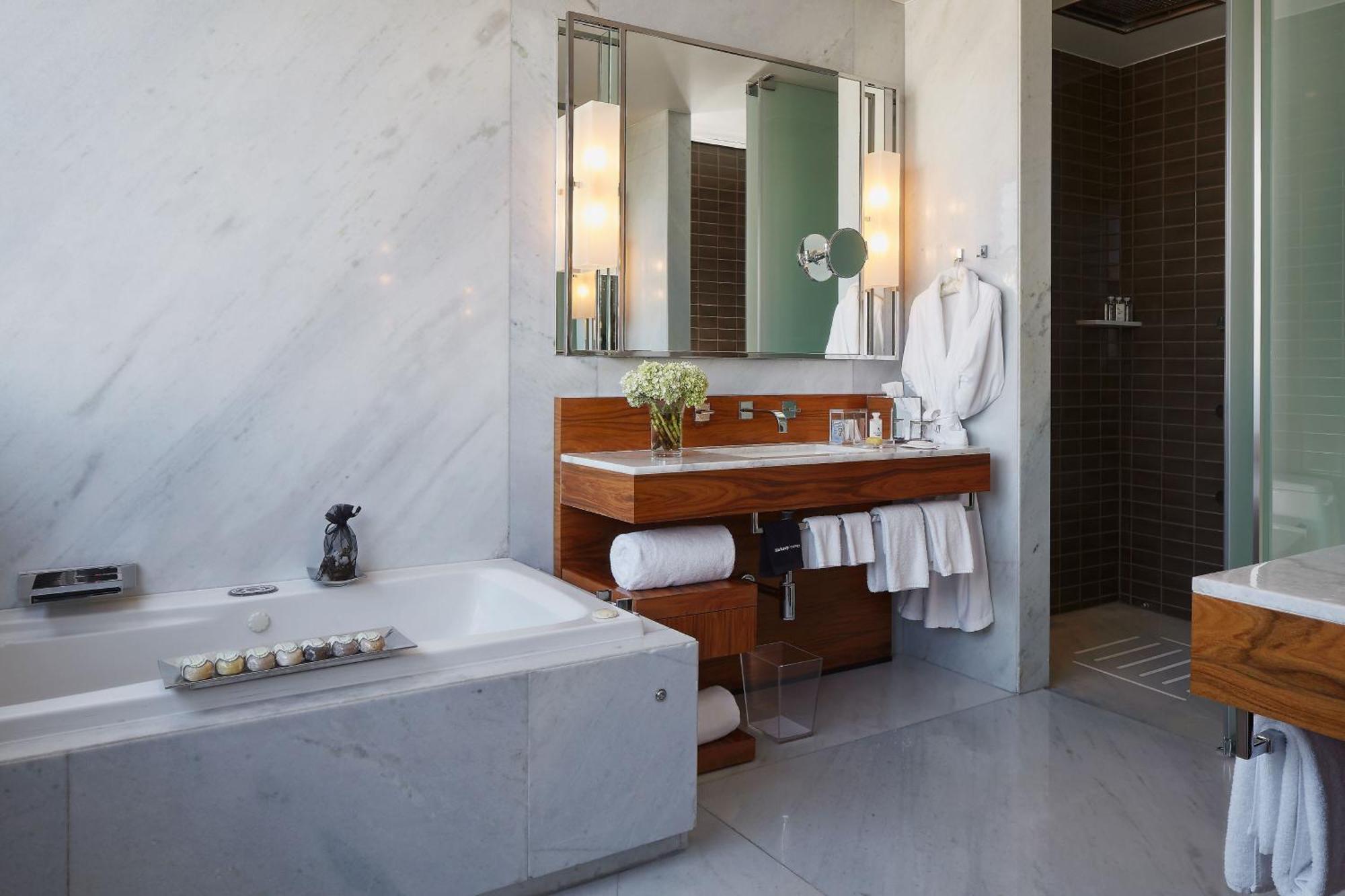 Master Masaryk, 1 Bedroom Suite, 1 King, Balcony,1633003013:JPEG