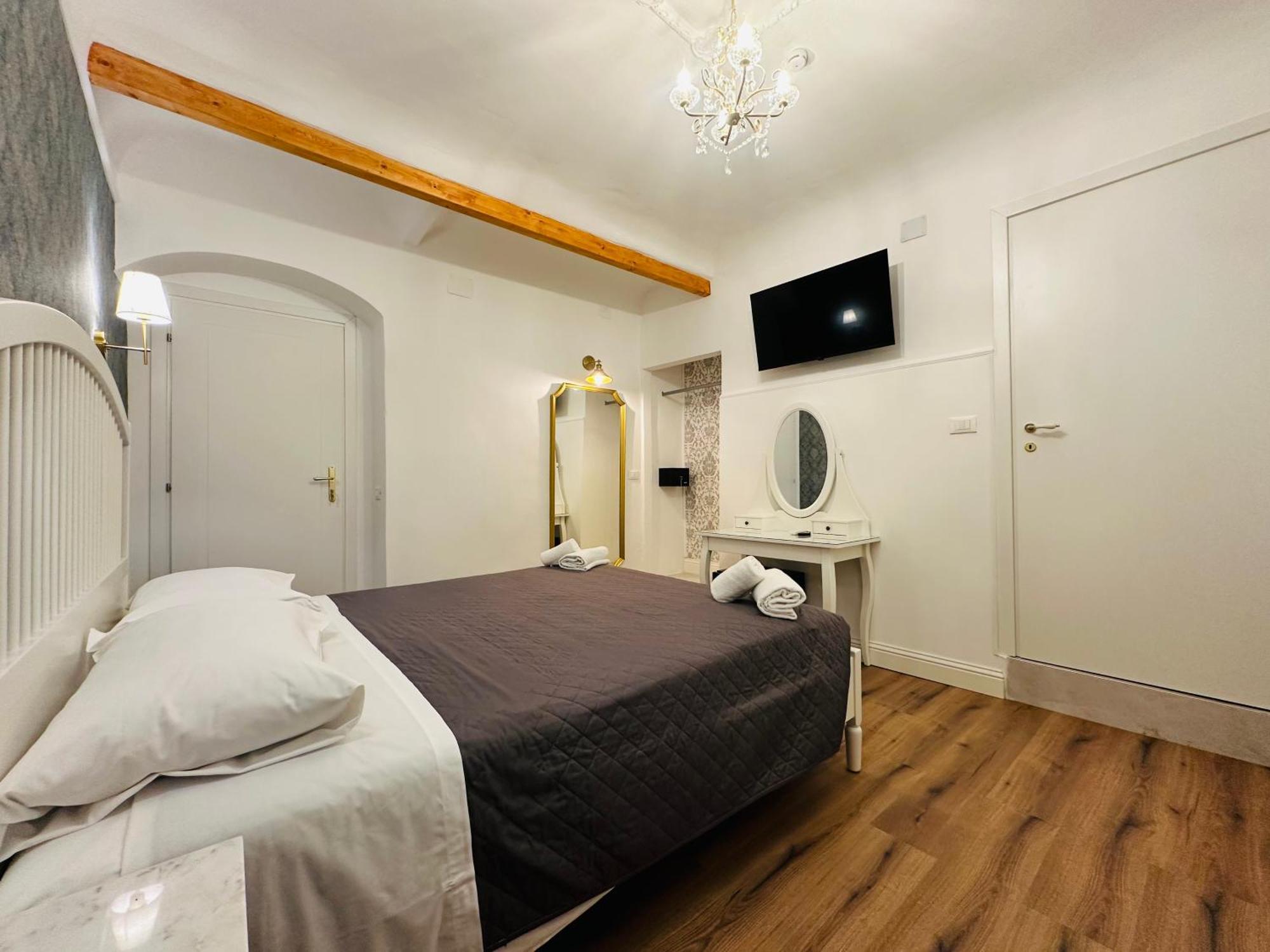 Deluxe Double Room,1633443922:JPEG