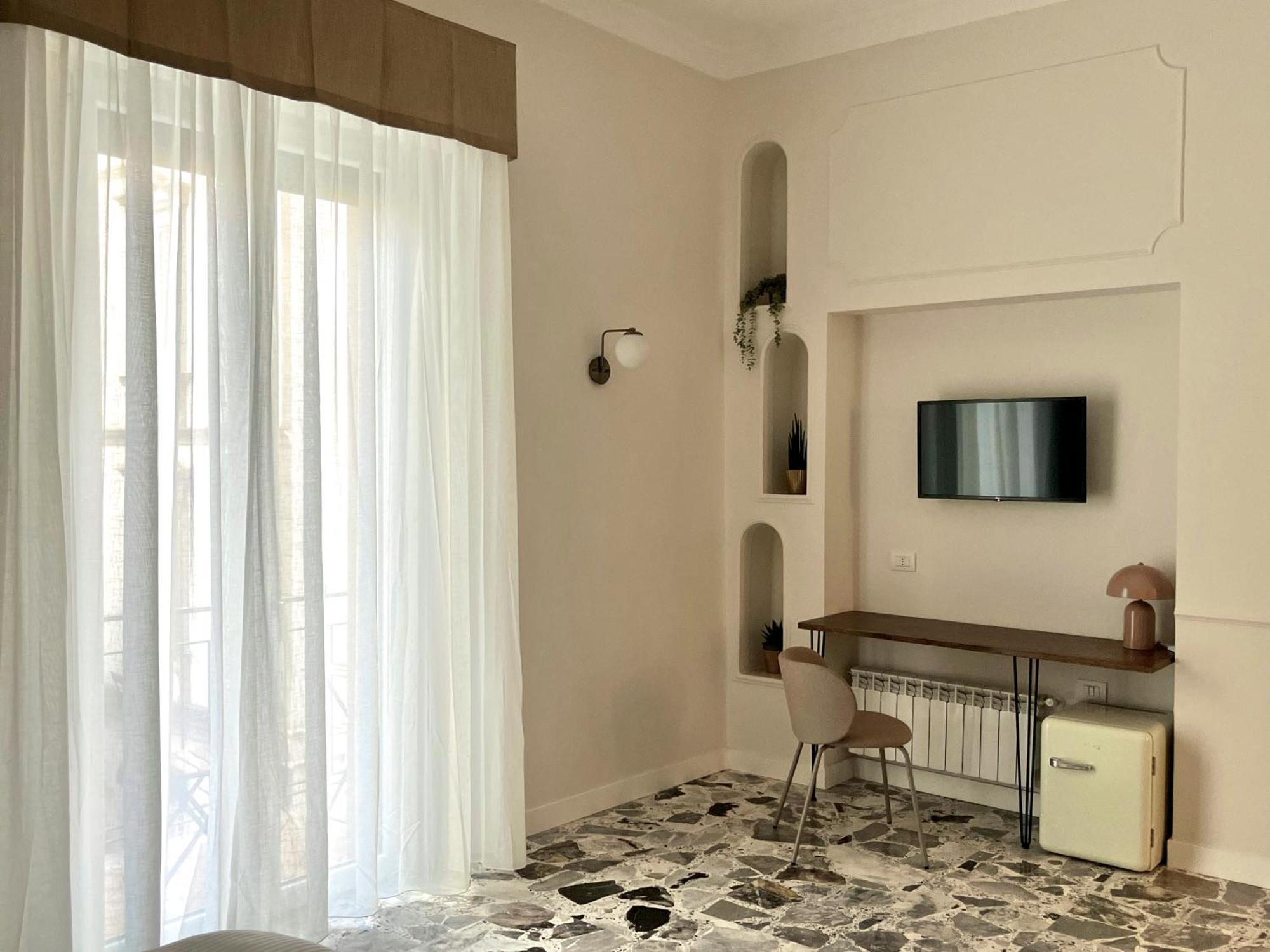 Deluxe Double Room Balcony,1634116359:JPEG