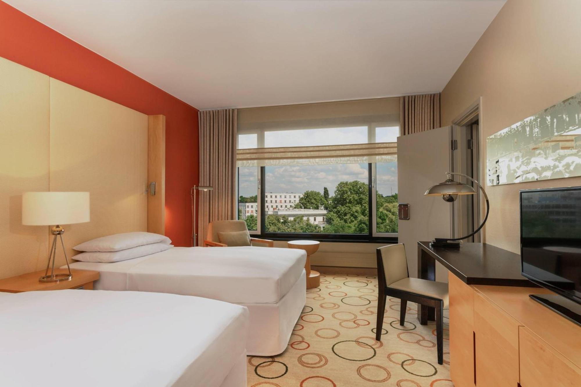 Deluxe Twin Room City View