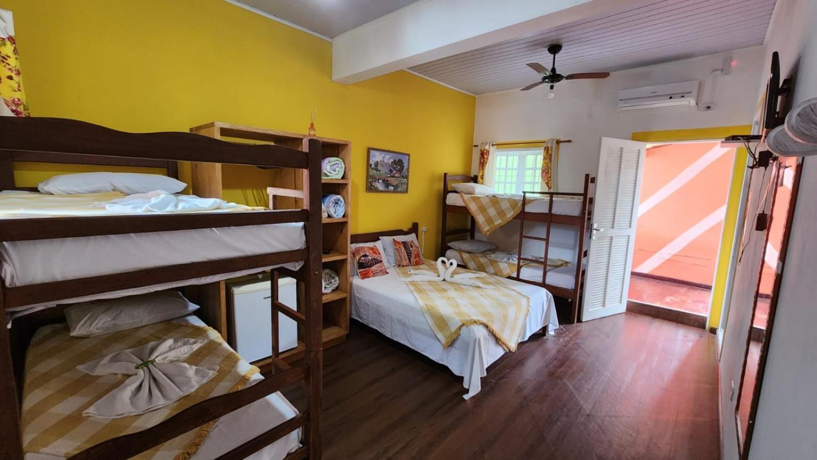 Family Room,1634433276:JPEG