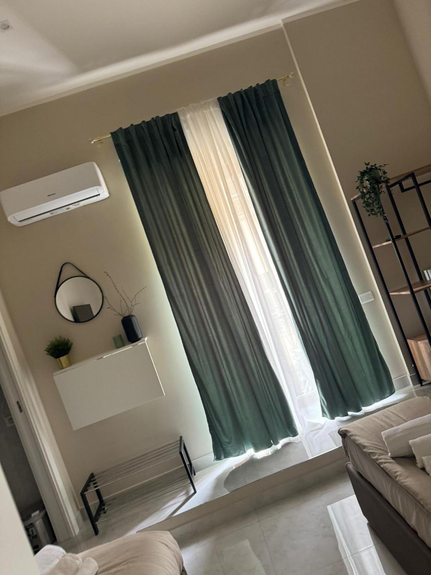 Triple Room Private Bathroom,1635071294:JPEG