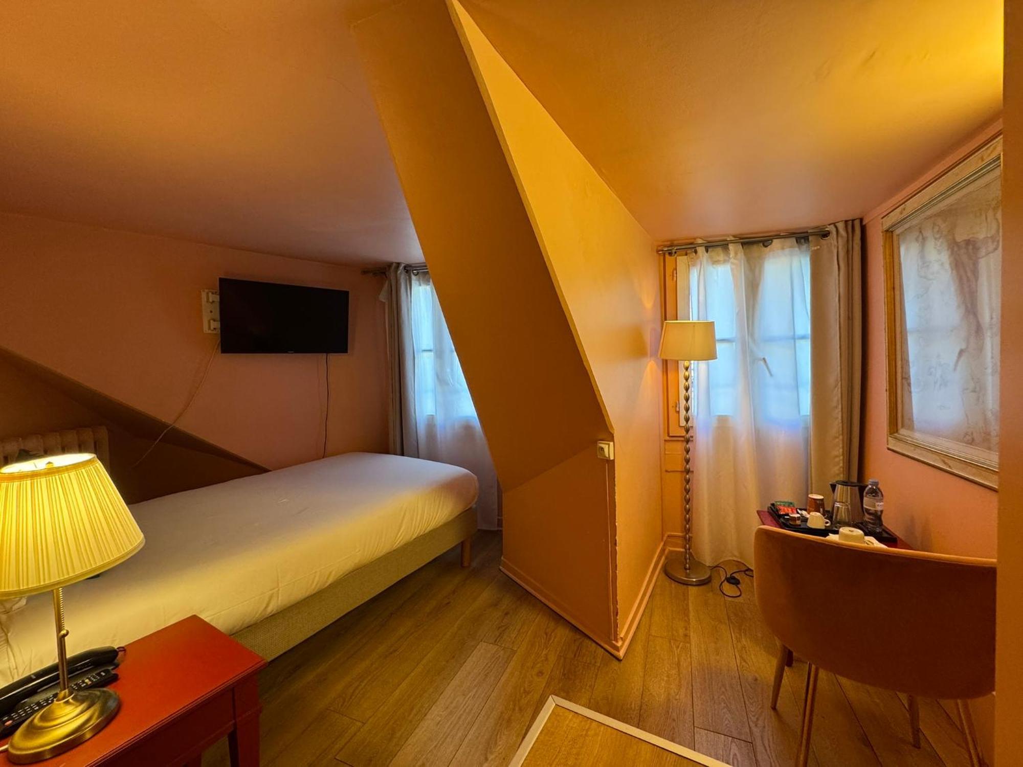 Single Room,1635080537:JPEG