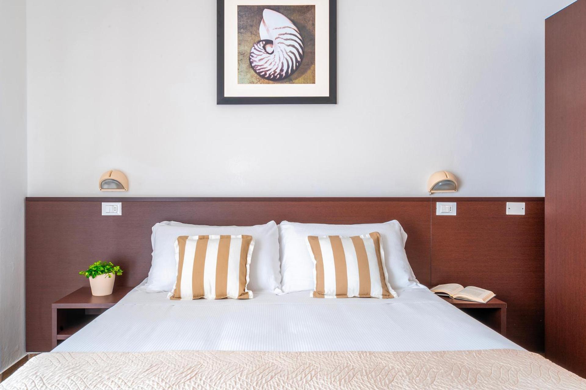 Triple Room,1635085903:JPEG