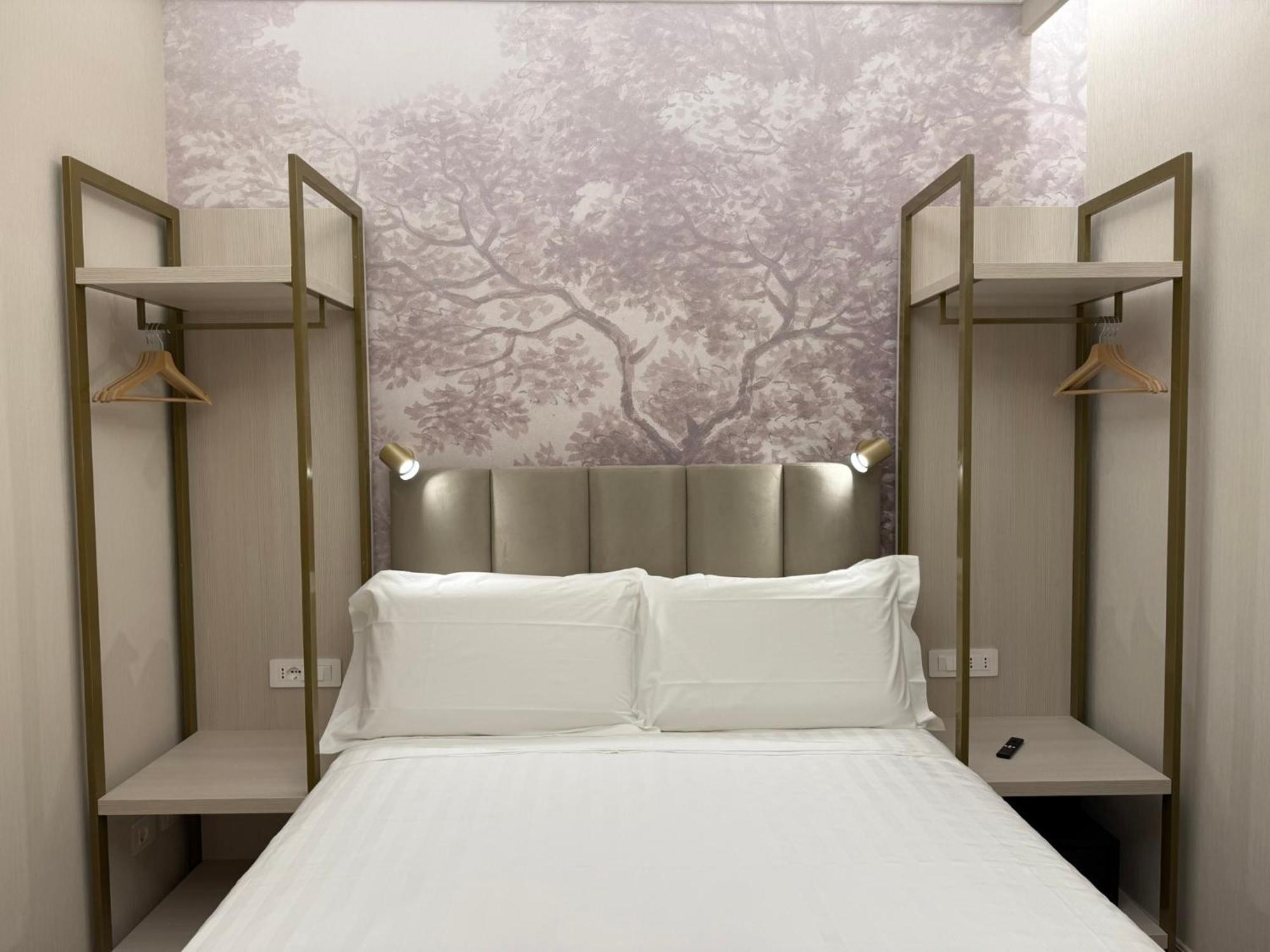 Small Double Room,1635706681:JPEG