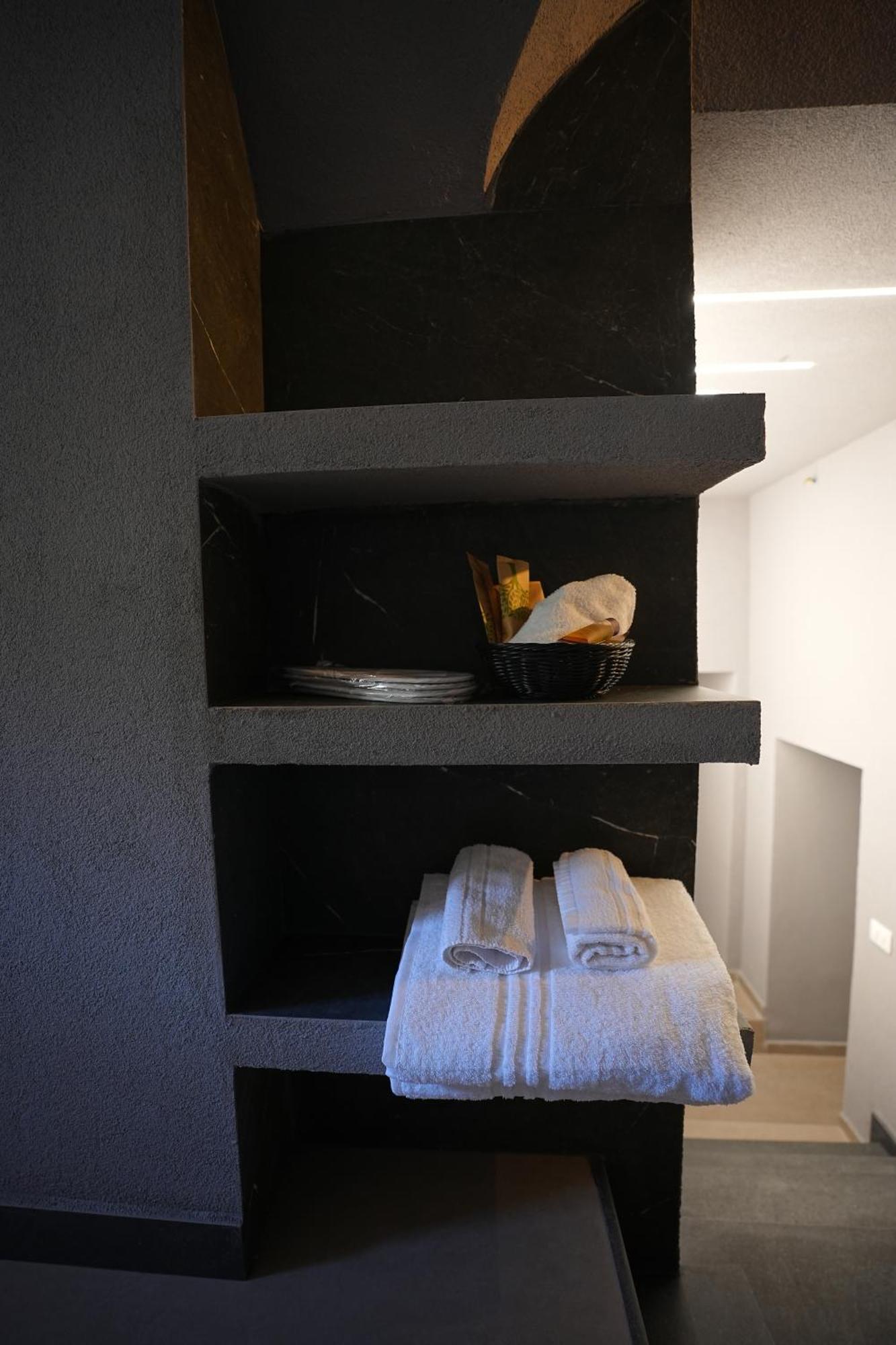 Deluxe Quadruple Room,1635933790:JPEG