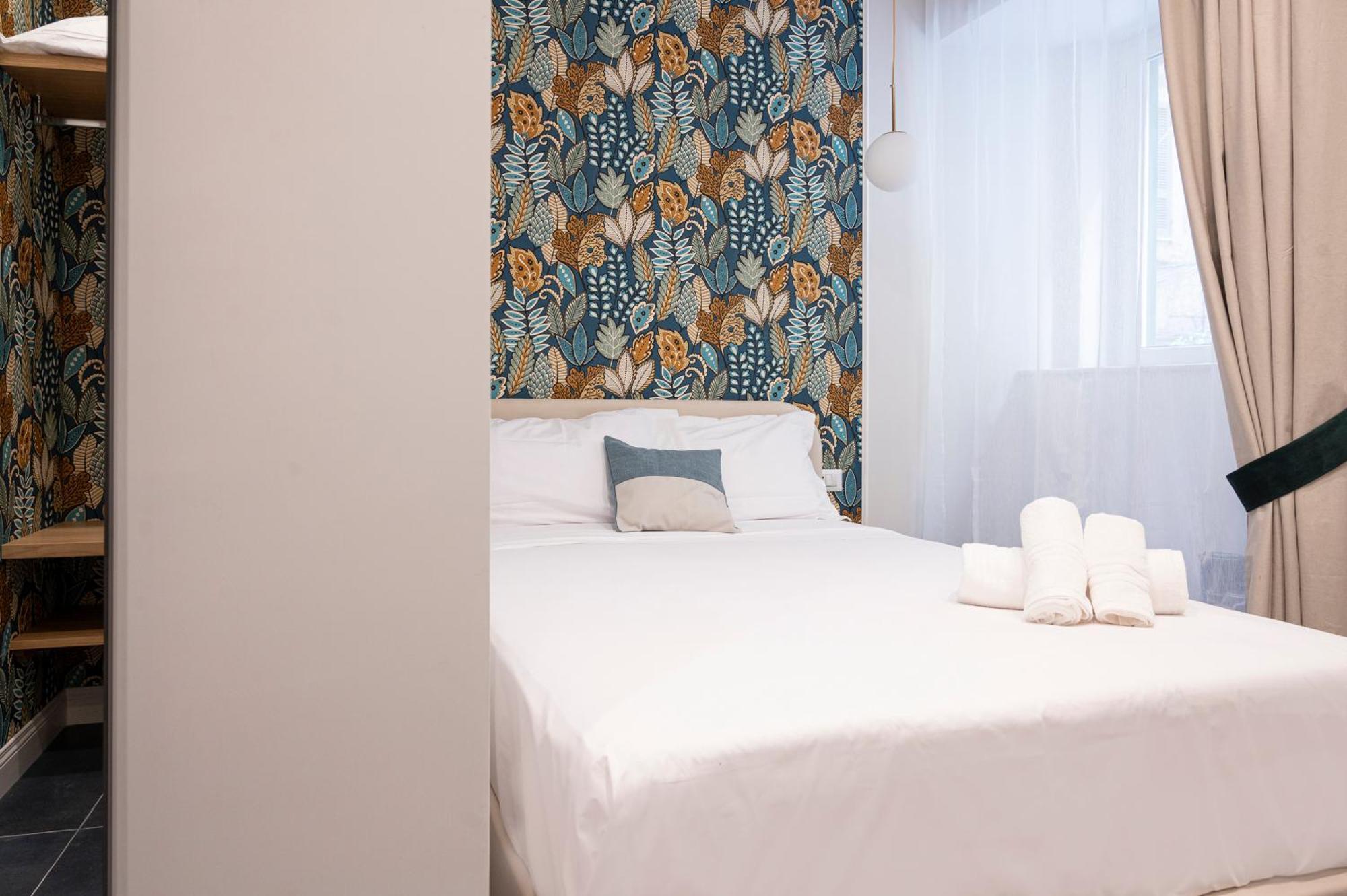 Small Double Room,1635938154:JPEG