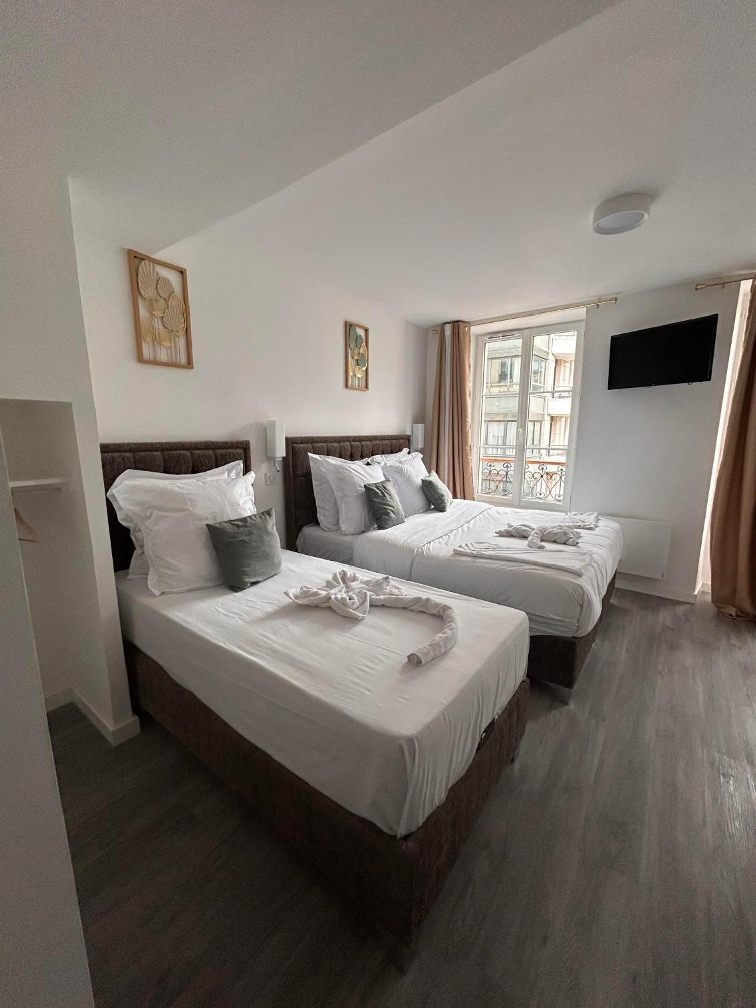 Triple Room,1635979014:JPEG