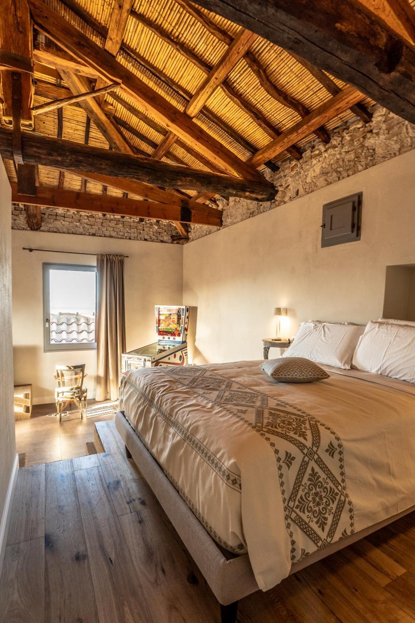 Suite Terrace,1635977038:JPEG