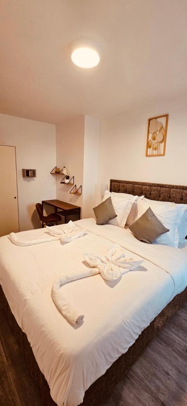 Double Room,1635961266:JPEG